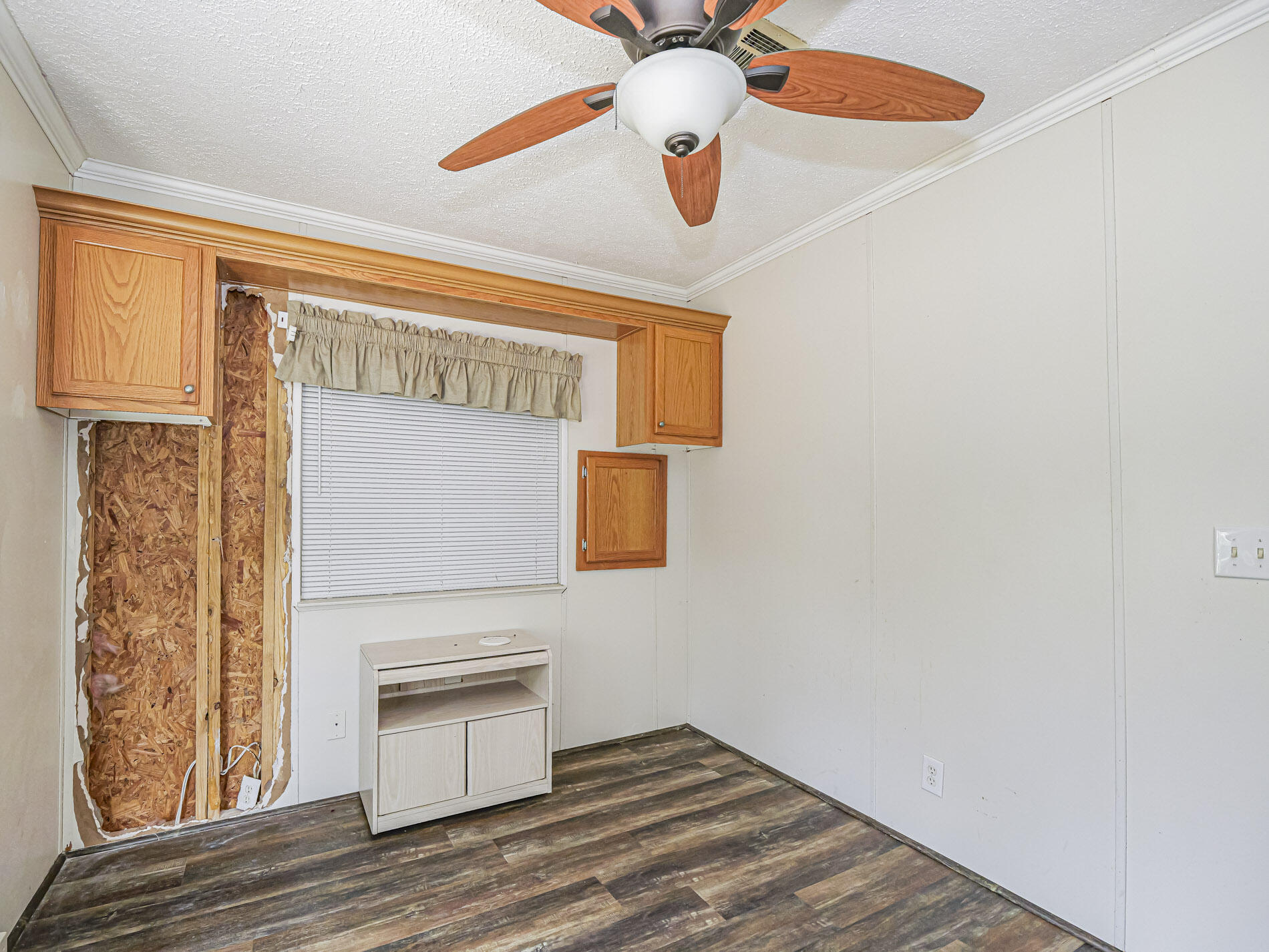 BREEZY VILLAGE MOBILE HOME SUBDIVISION UNIT 1 - Residential