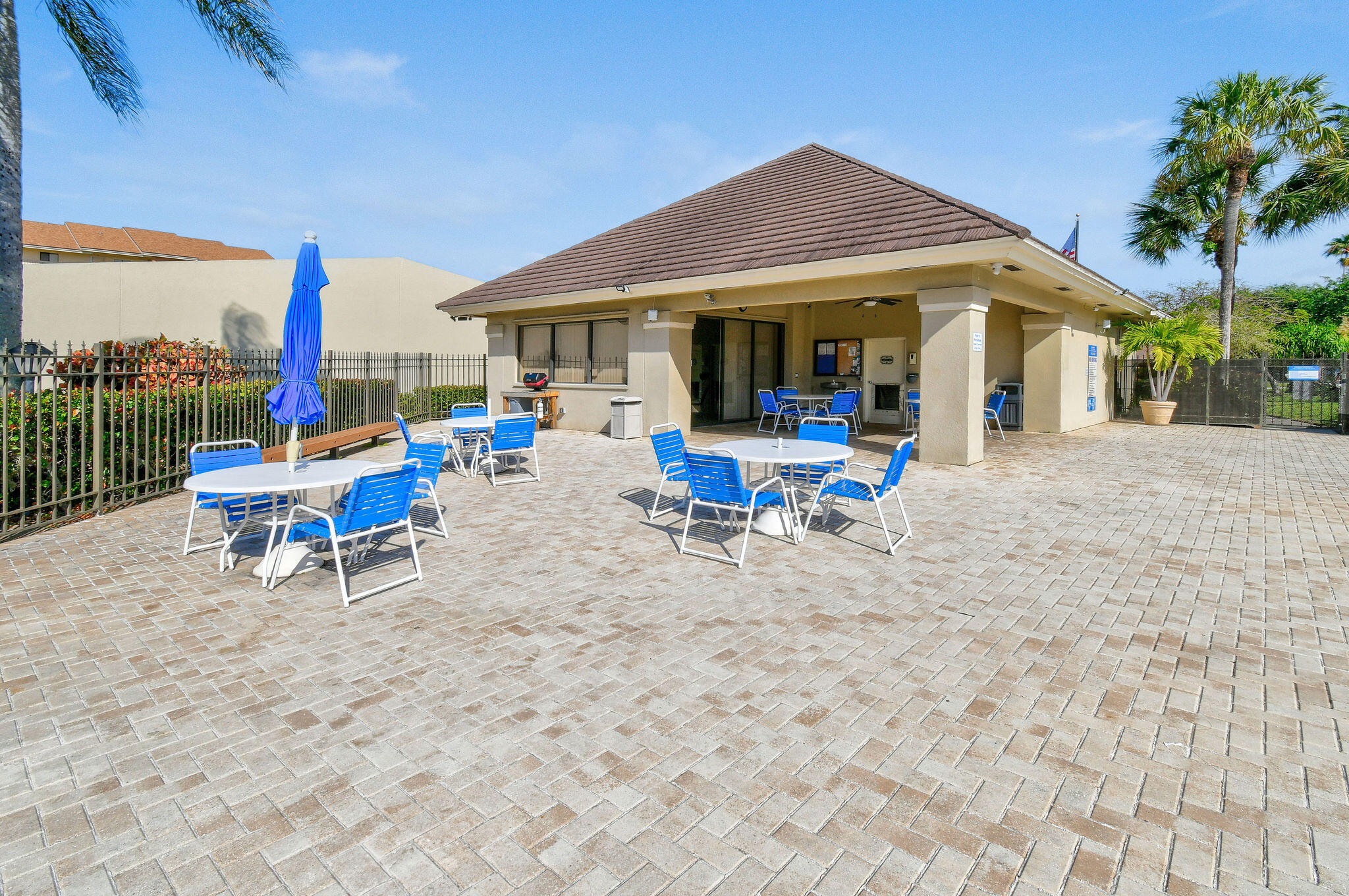 LAKES AT THE BLUFFS - Residential Lease