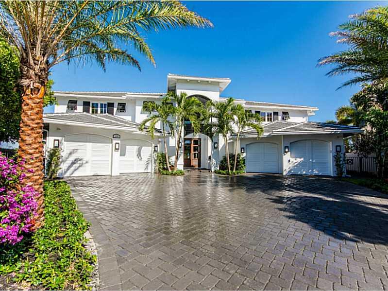 Brand NEW coastal contemporary estate on a premium point-lot, built on a premium island street w/223ft of deepwater dockage &close ocean access. Open floor plan for entertaining and family living. High-end kitchen w/Wolf & Sub-Zero appl.& expanded dining  area, Outdoor kitchen, finished grand loggia & a large covered second floor balcony w/ endless water views. Featuring a large clubroom with bar,Beautiful coffered high ceilings throughout w/ Crestron smart home & much more! Exceptionally built!!