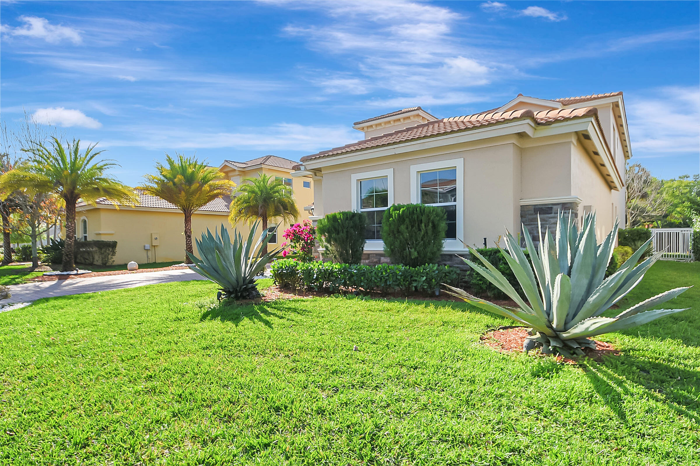 DILLRUN ESTATES - Residential Lease
