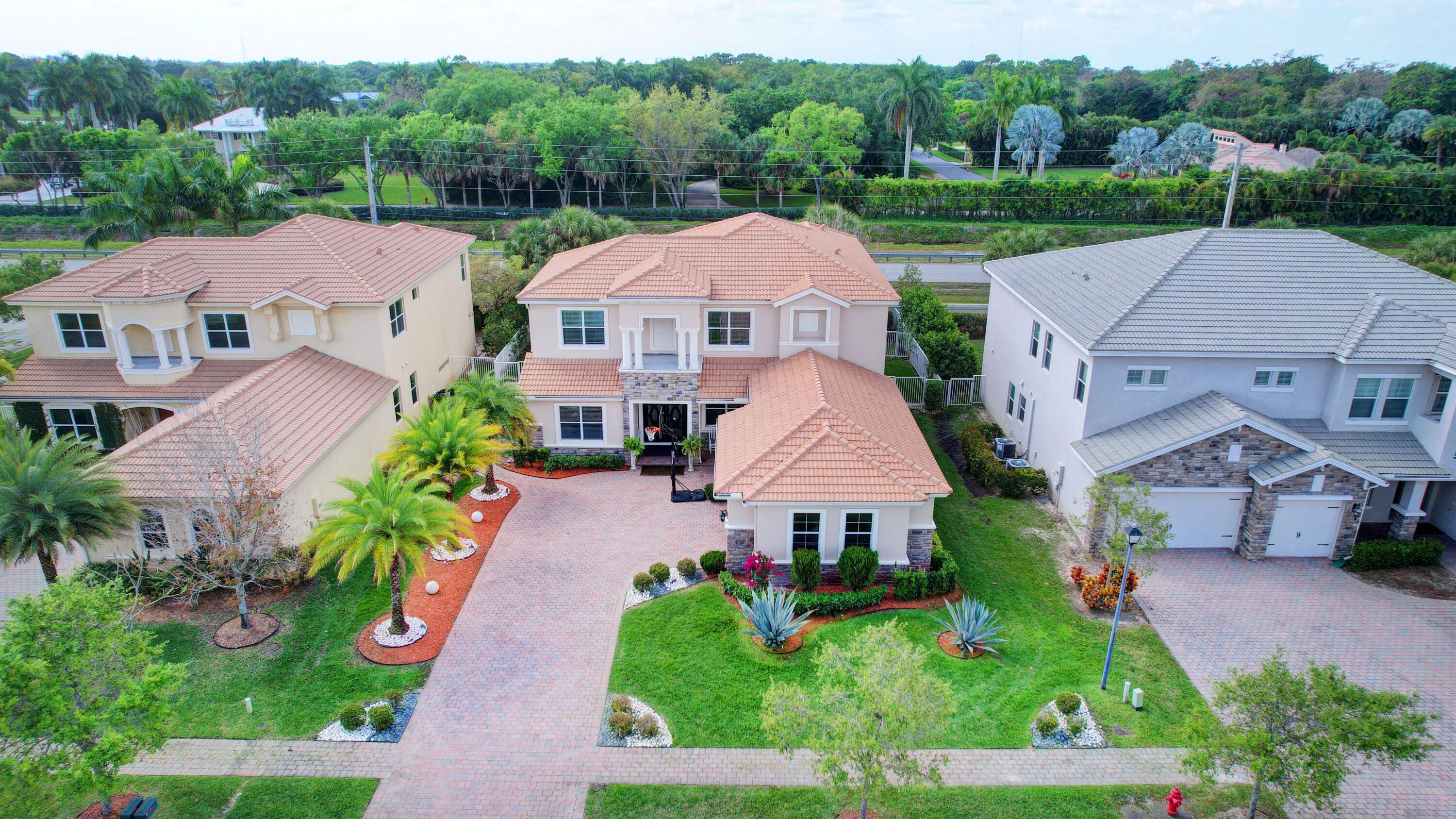 DILLRUN ESTATES - Residential Lease