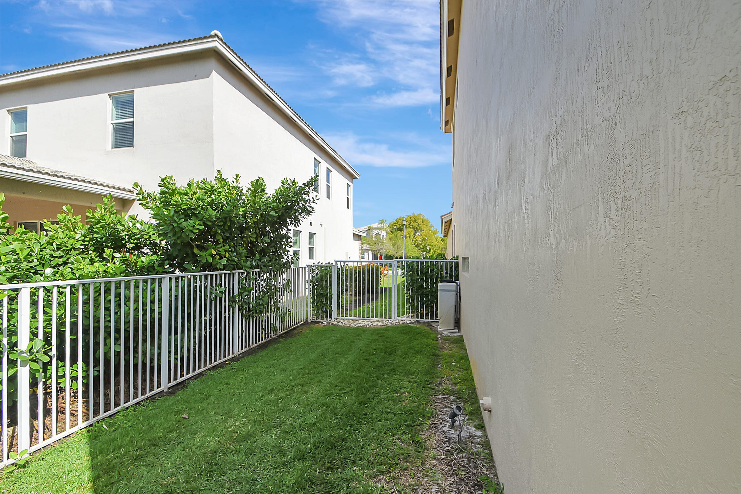 DILLRUN ESTATES - Residential Lease