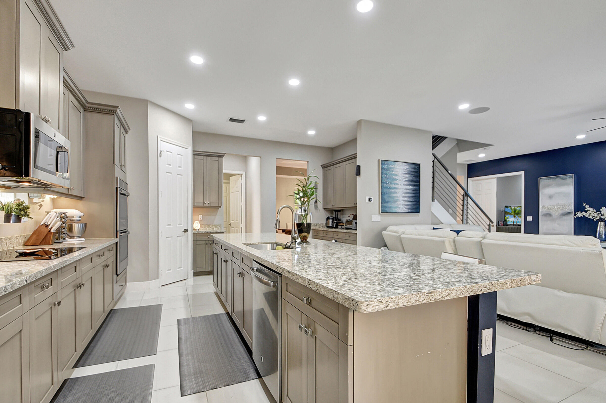 DILLRUN ESTATES - Residential Lease