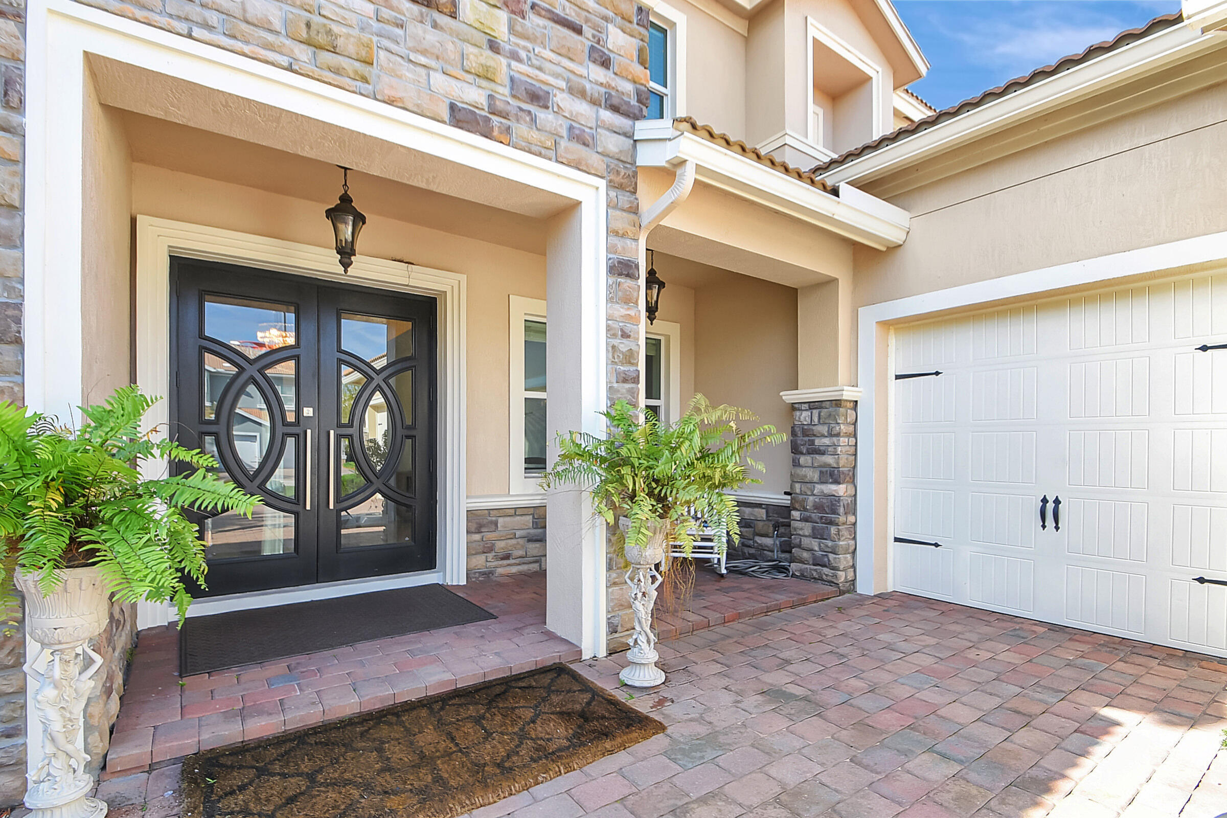 DILLRUN ESTATES - Residential Lease