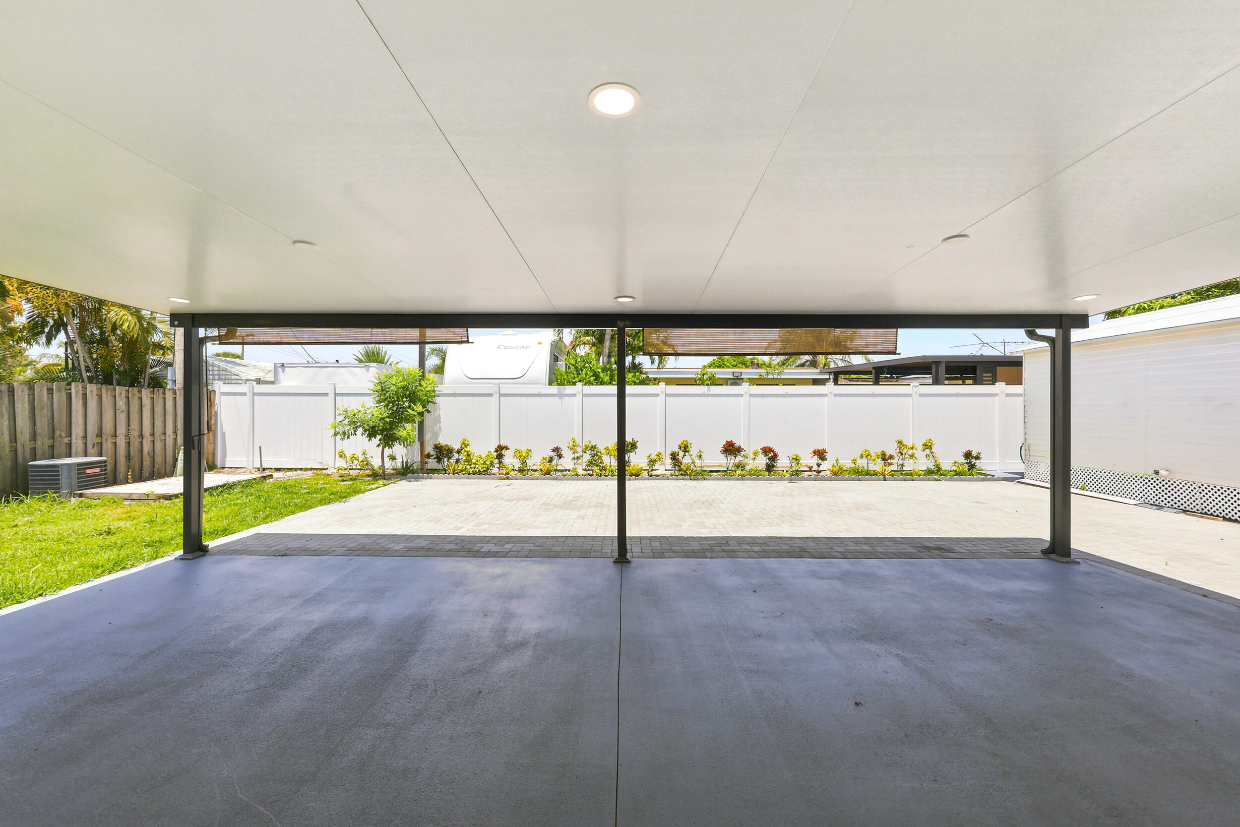 CRESTHAVEN OF PALM BEACH 1 - Residential Lease