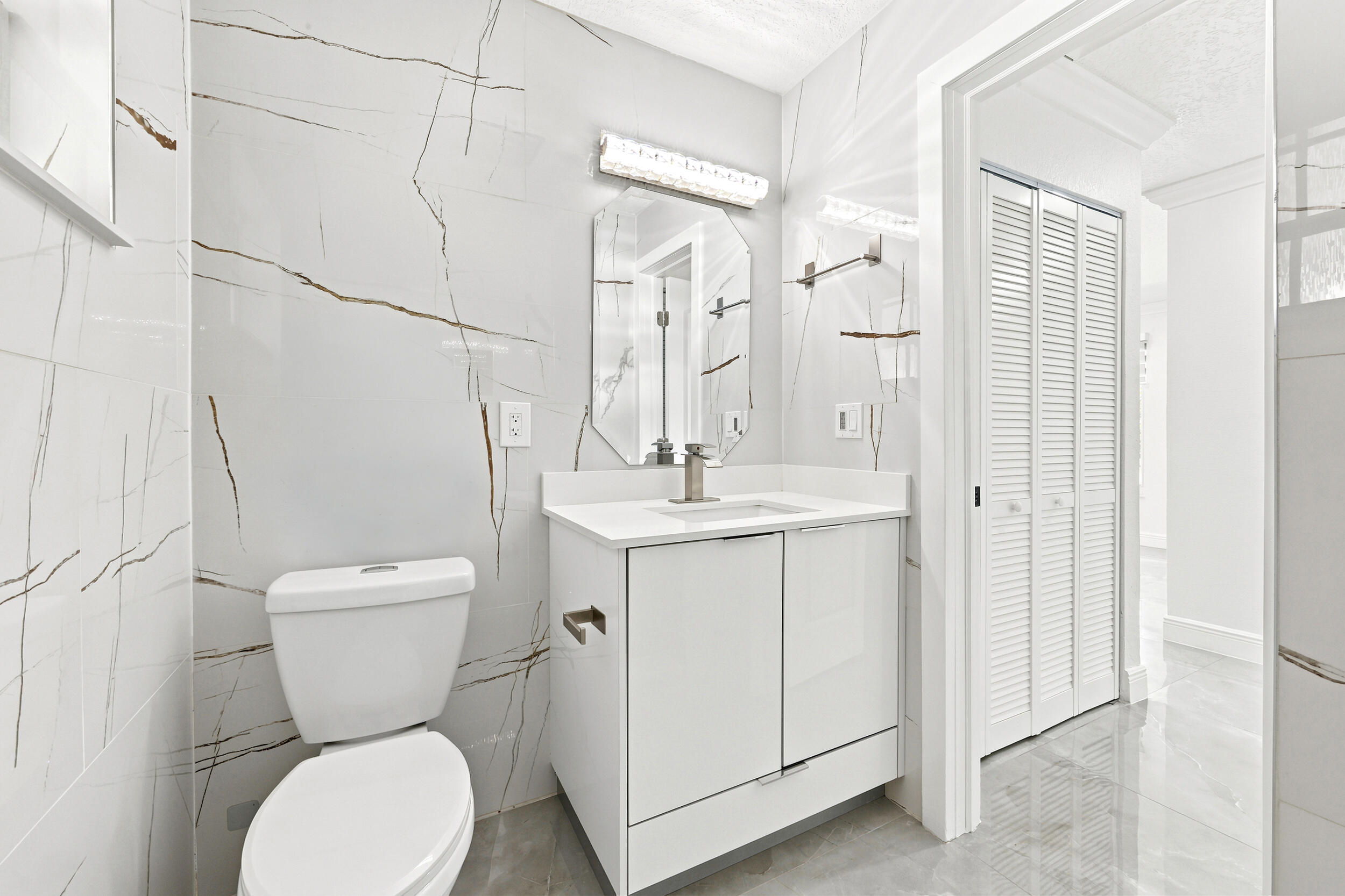 CRESTHAVEN OF PALM BEACH 1 - Residential Lease