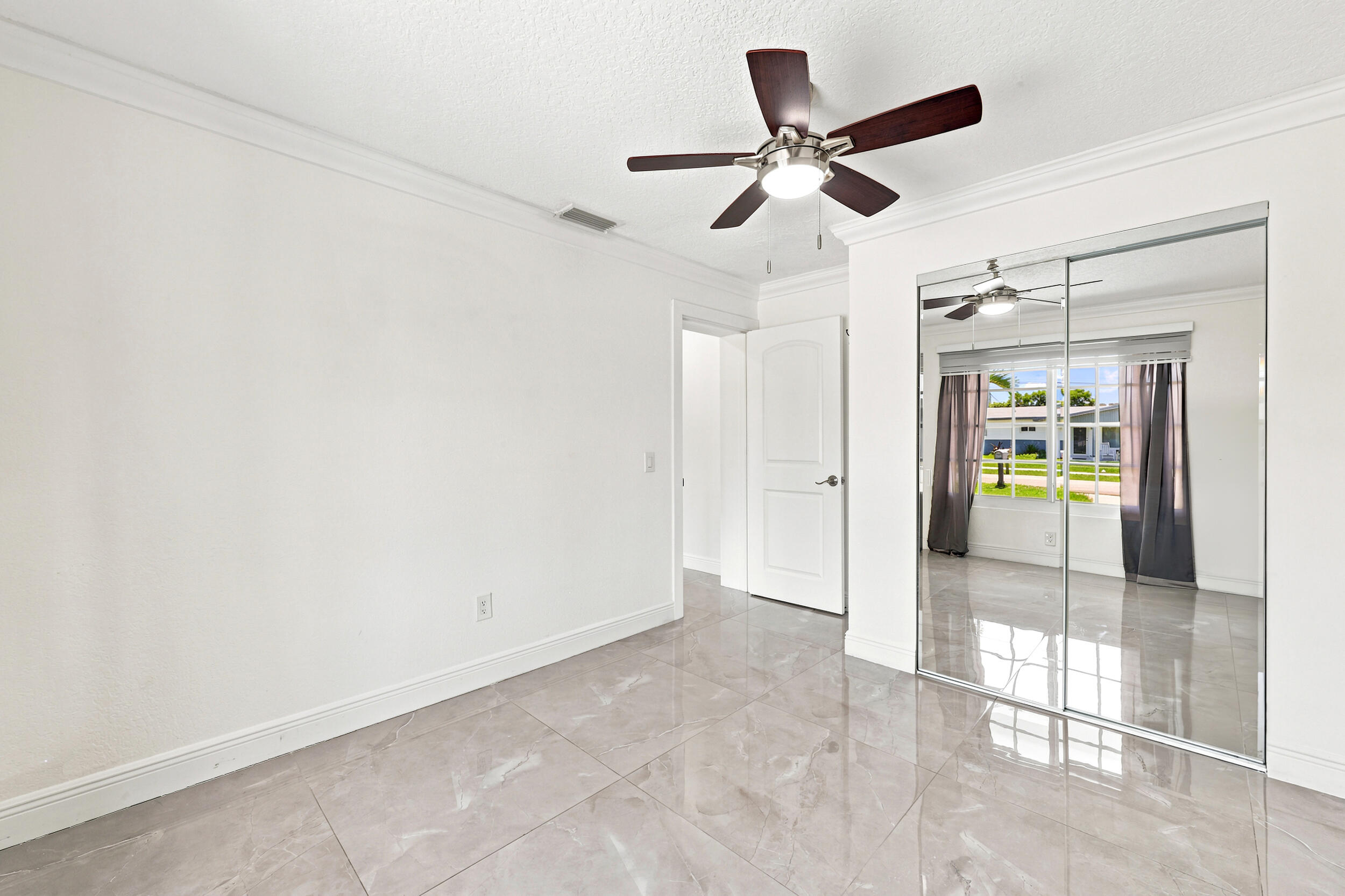 CRESTHAVEN OF PALM BEACH 1 - Residential Lease