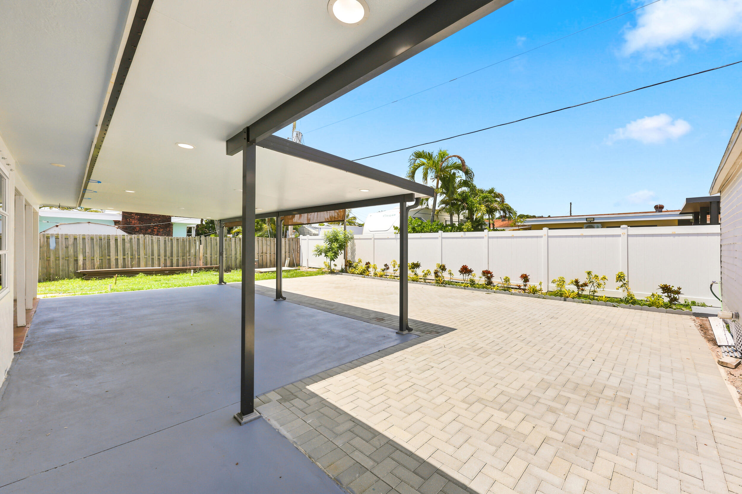 CRESTHAVEN OF PALM BEACH 1 - Residential Lease