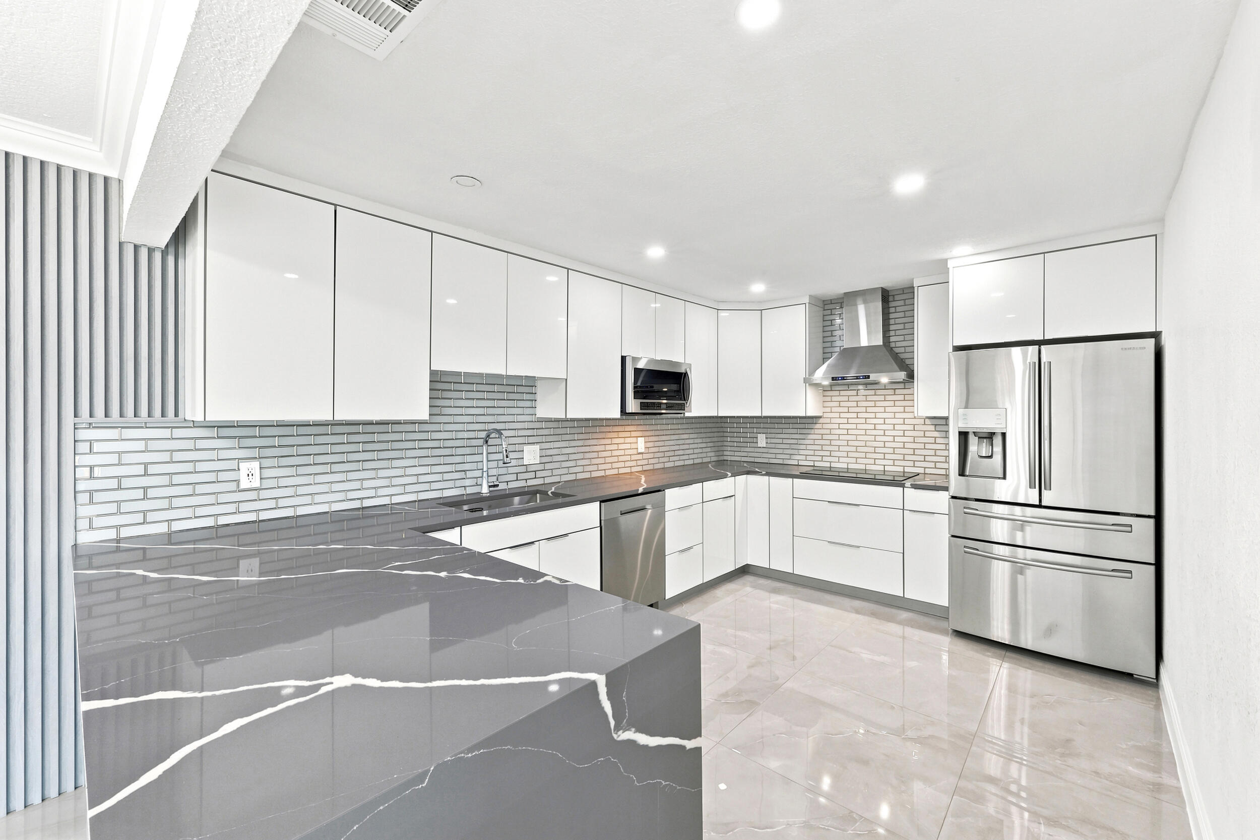 CRESTHAVEN OF PALM BEACH 1 - Residential Lease