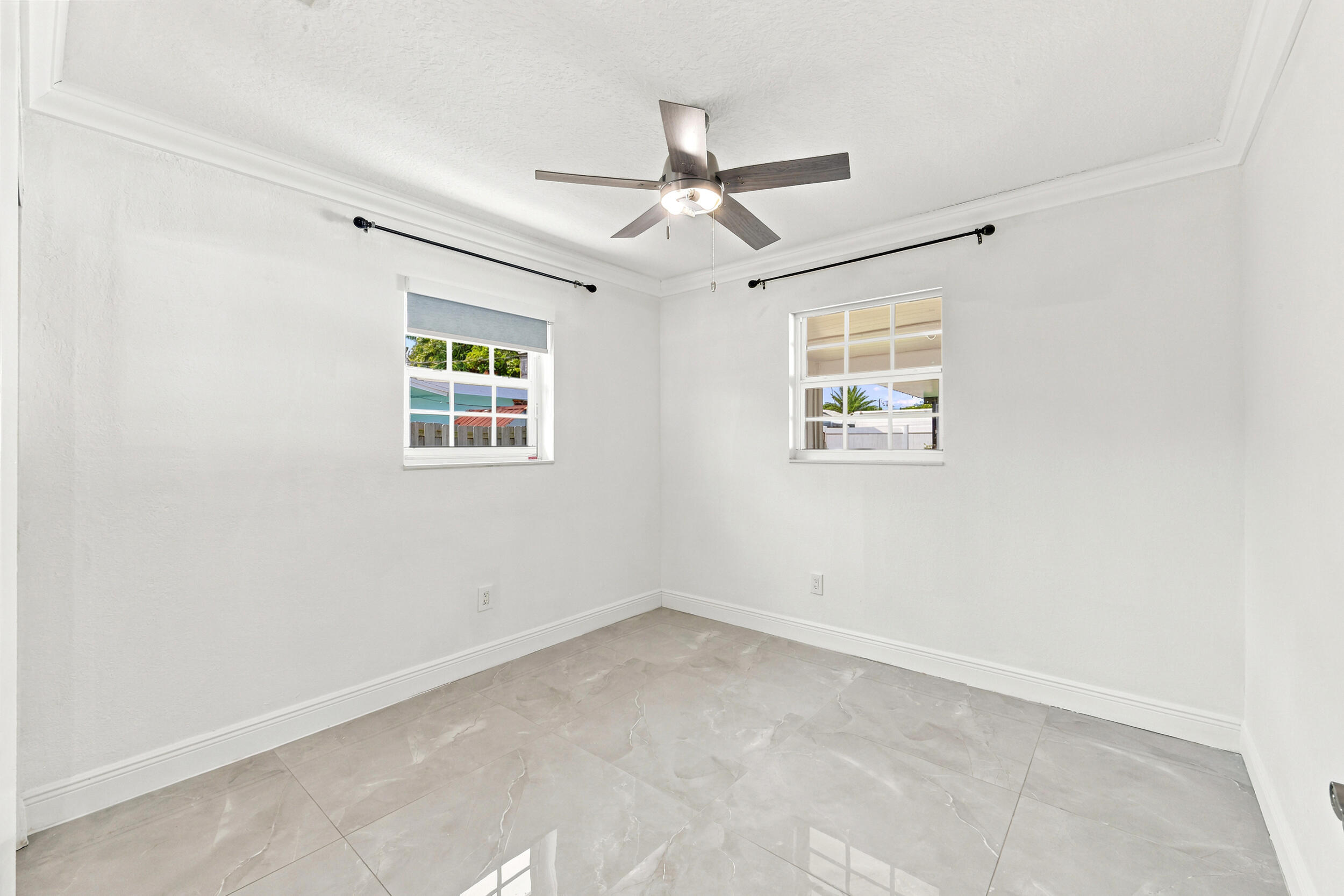 CRESTHAVEN OF PALM BEACH 1 - Residential Lease