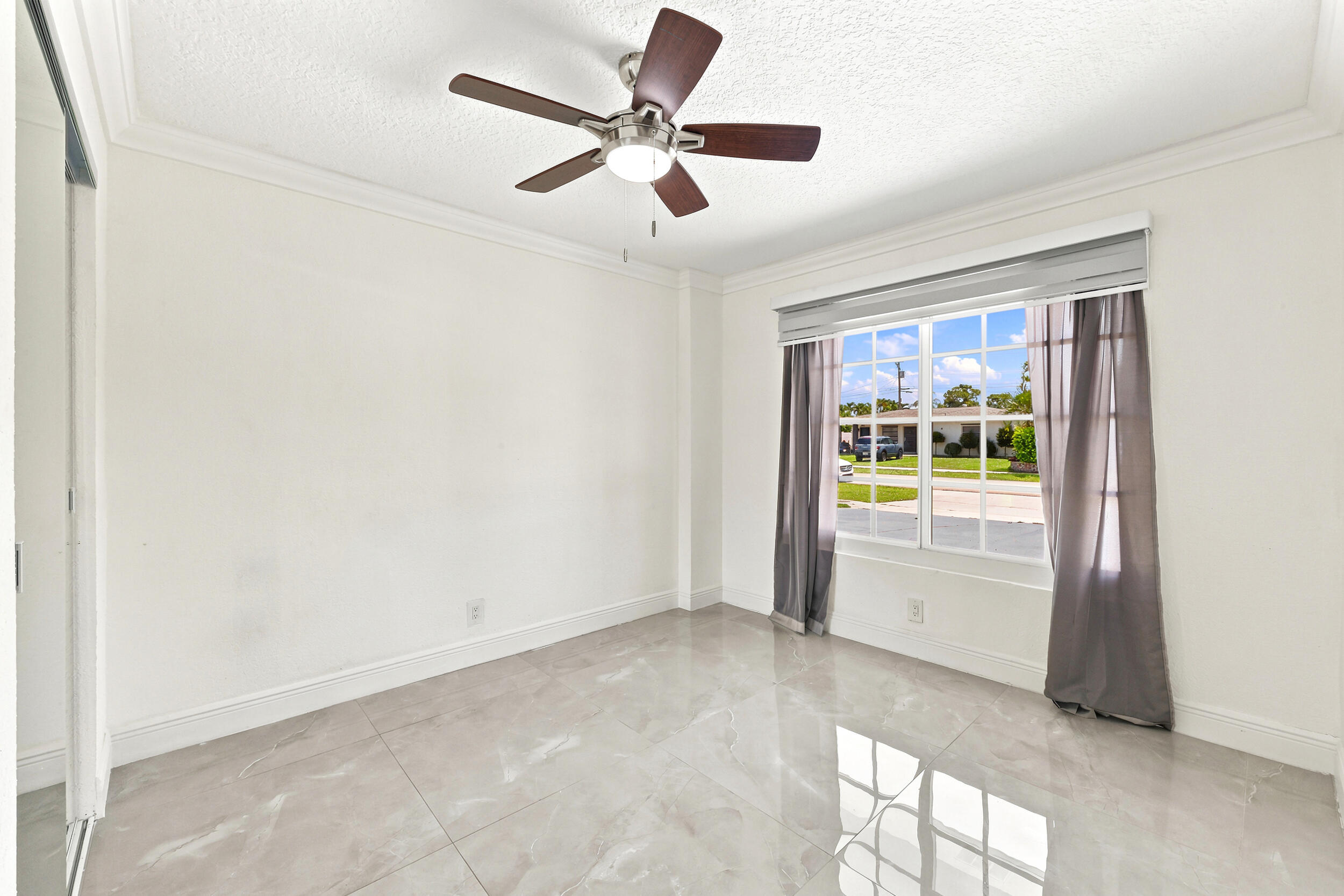 CRESTHAVEN OF PALM BEACH 1 - Residential Lease