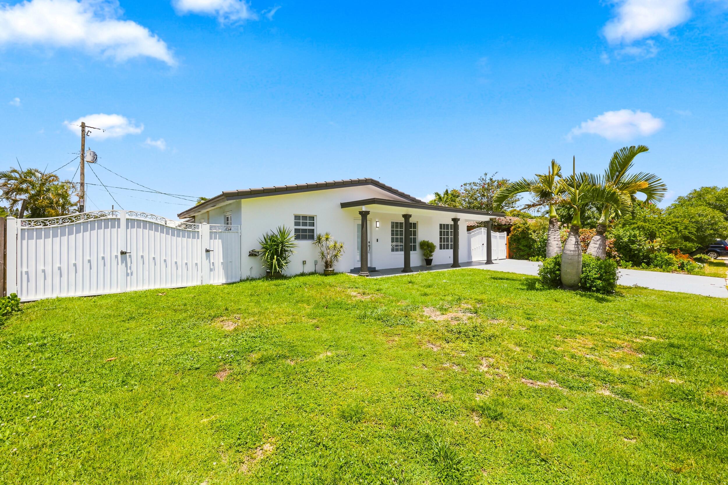 CRESTHAVEN OF PALM BEACH 1 - Residential Lease