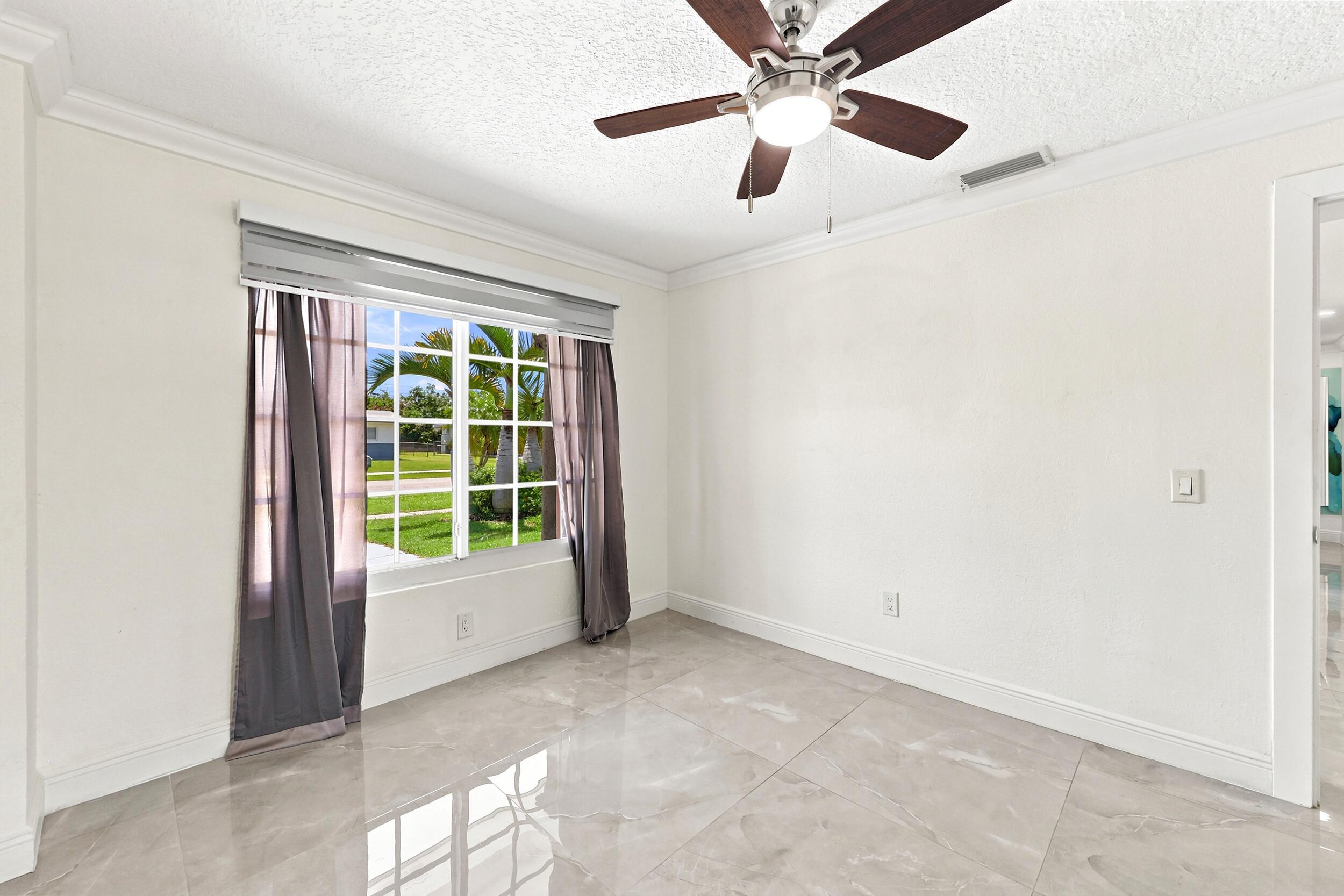 CRESTHAVEN OF PALM BEACH 1 - Residential Lease