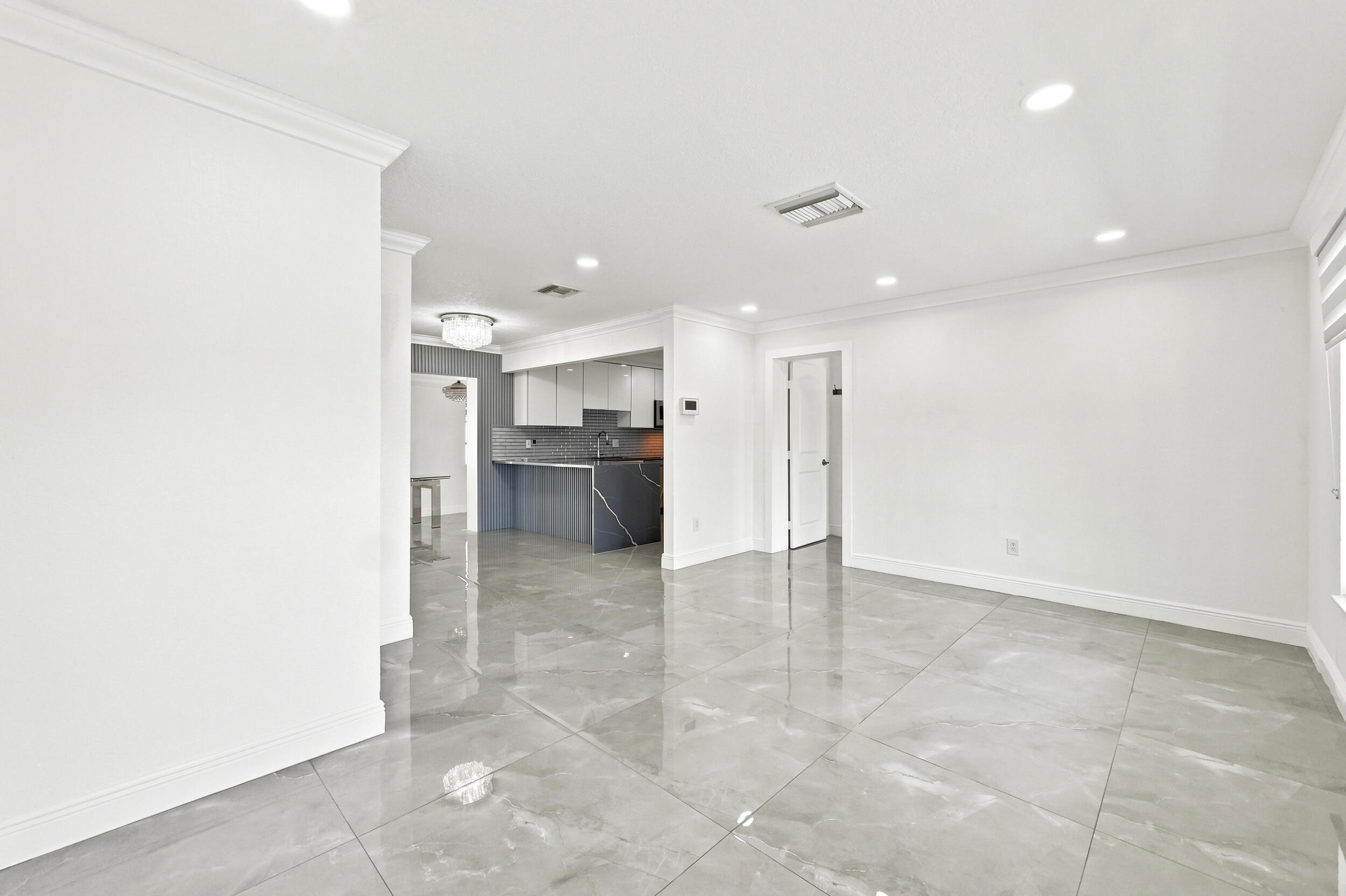 CRESTHAVEN OF PALM BEACH 1 - Residential Lease