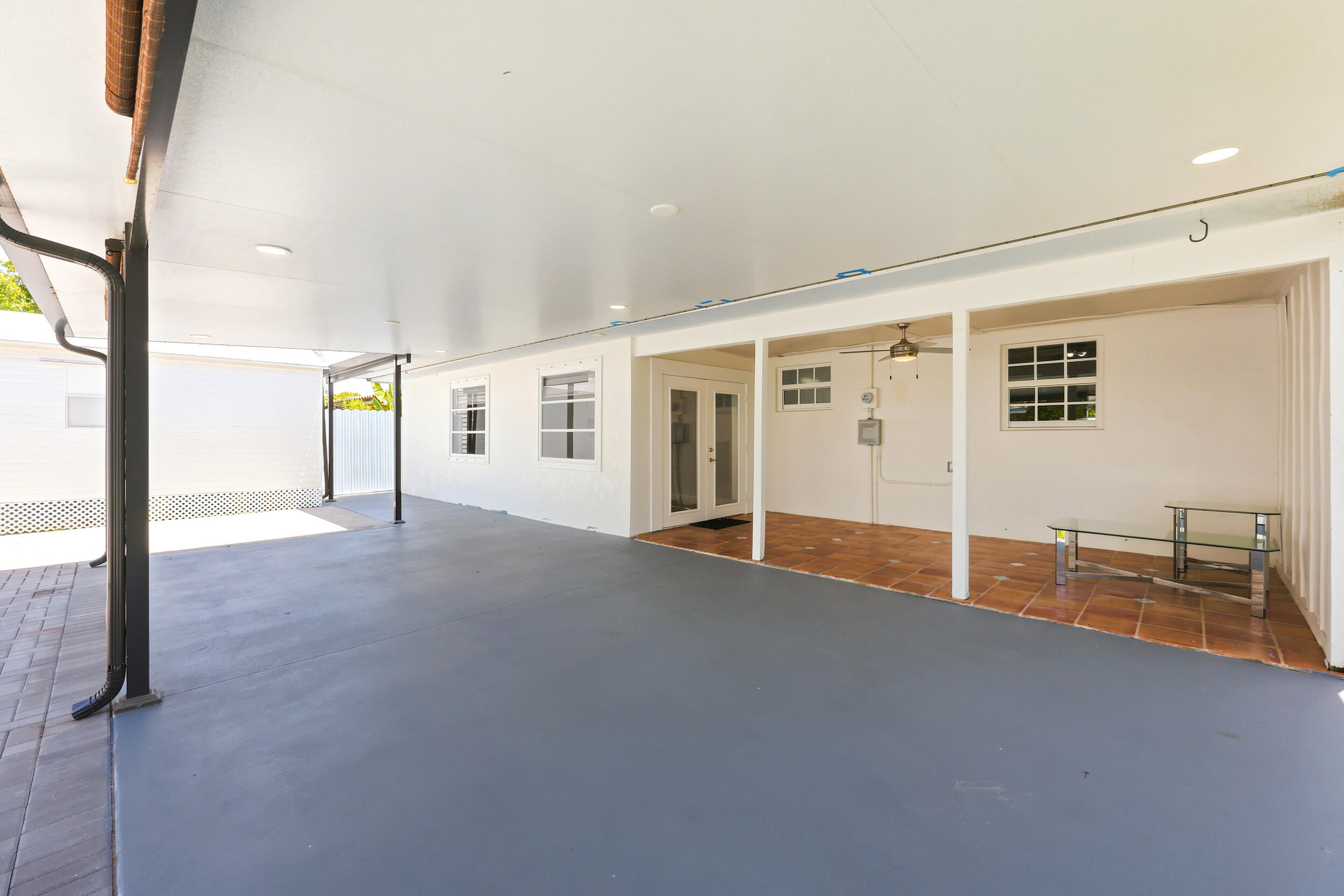 CRESTHAVEN OF PALM BEACH 1 - Residential Lease