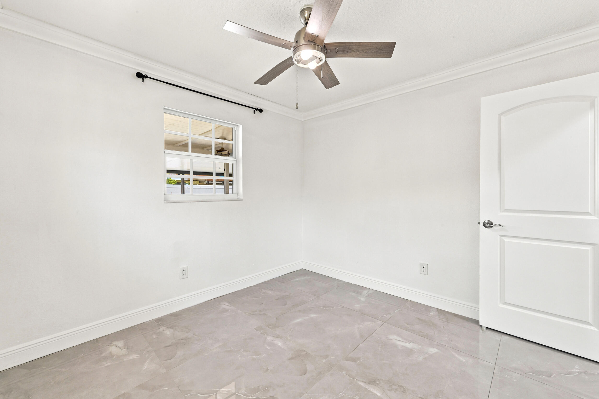 CRESTHAVEN OF PALM BEACH 1 - Residential Lease