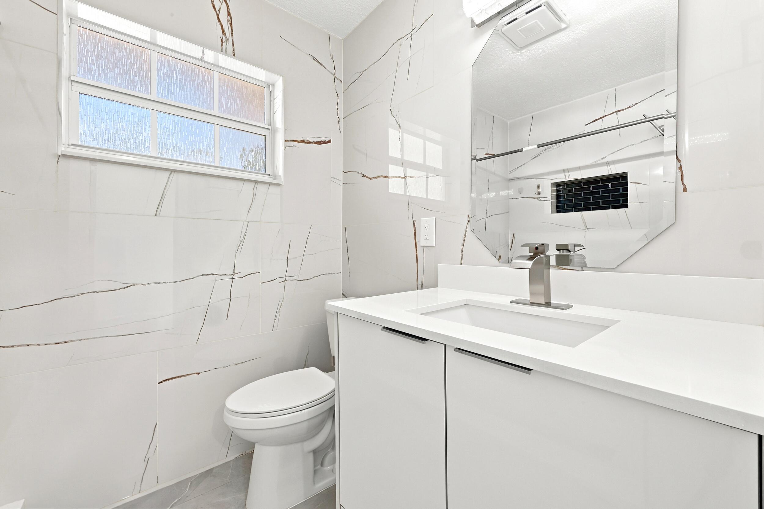 CRESTHAVEN OF PALM BEACH 1 - Residential Lease