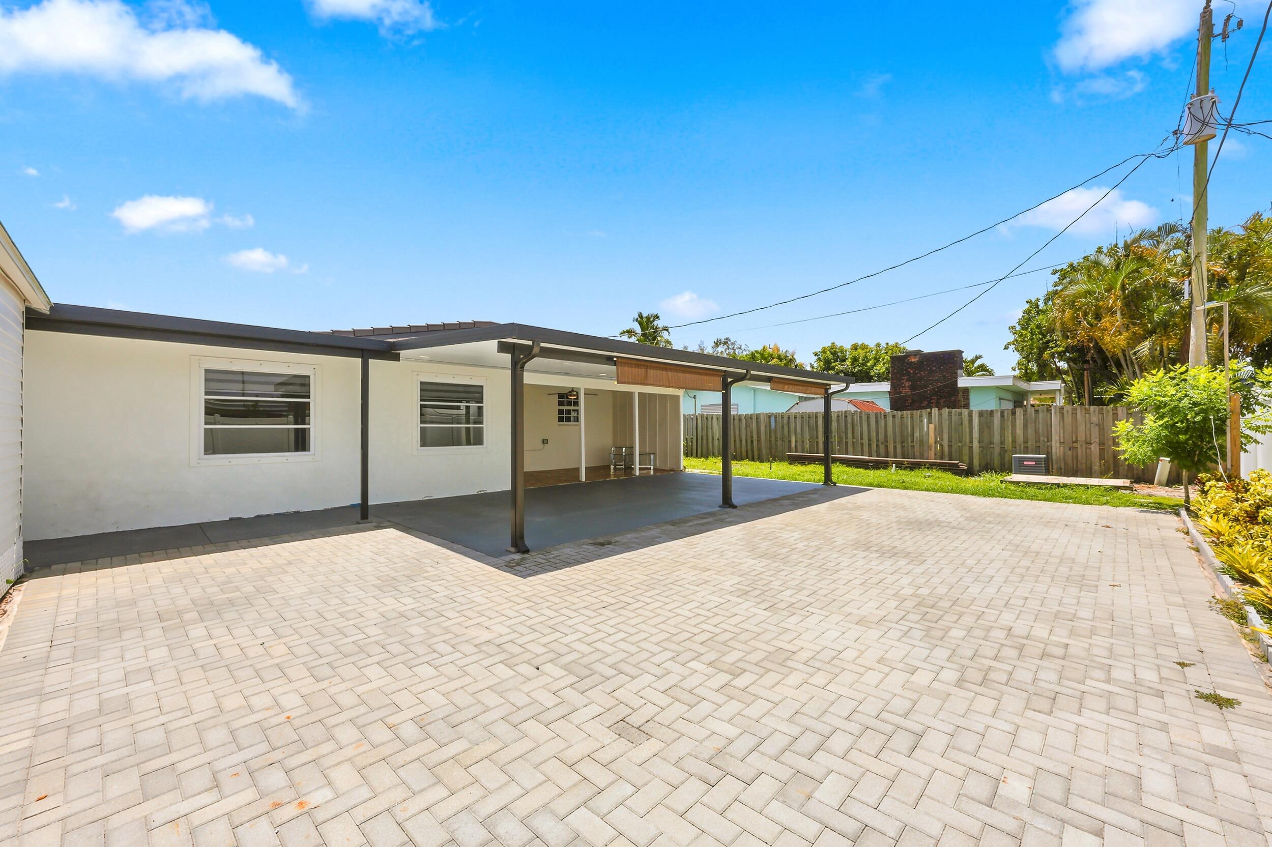 CRESTHAVEN OF PALM BEACH 1 - Residential Lease