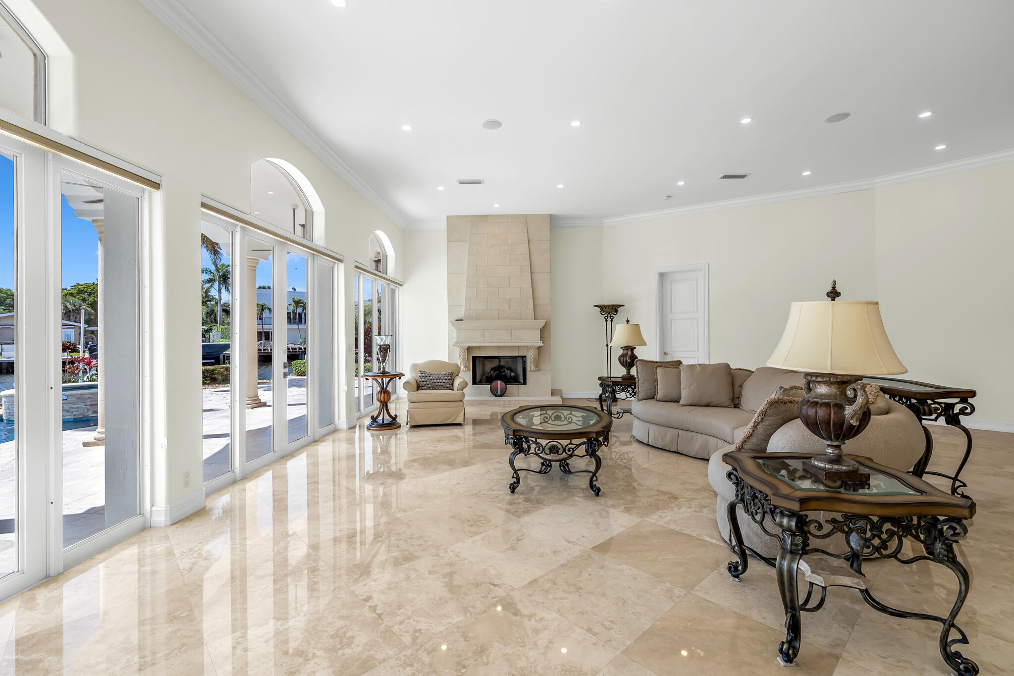 VENETIAN ISLES 1ST SEC - Residential