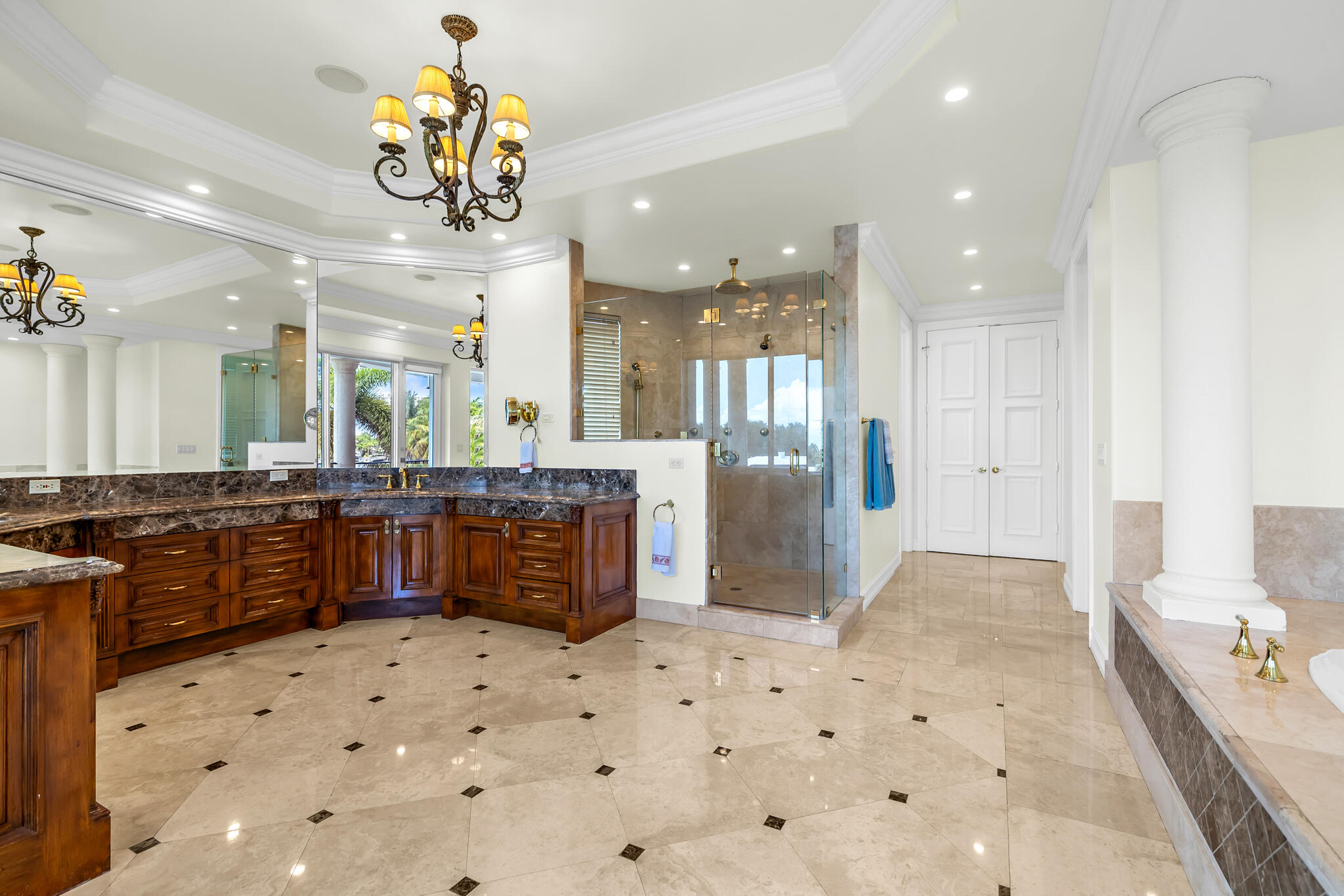 VENETIAN ISLES 1ST SEC - Residential
