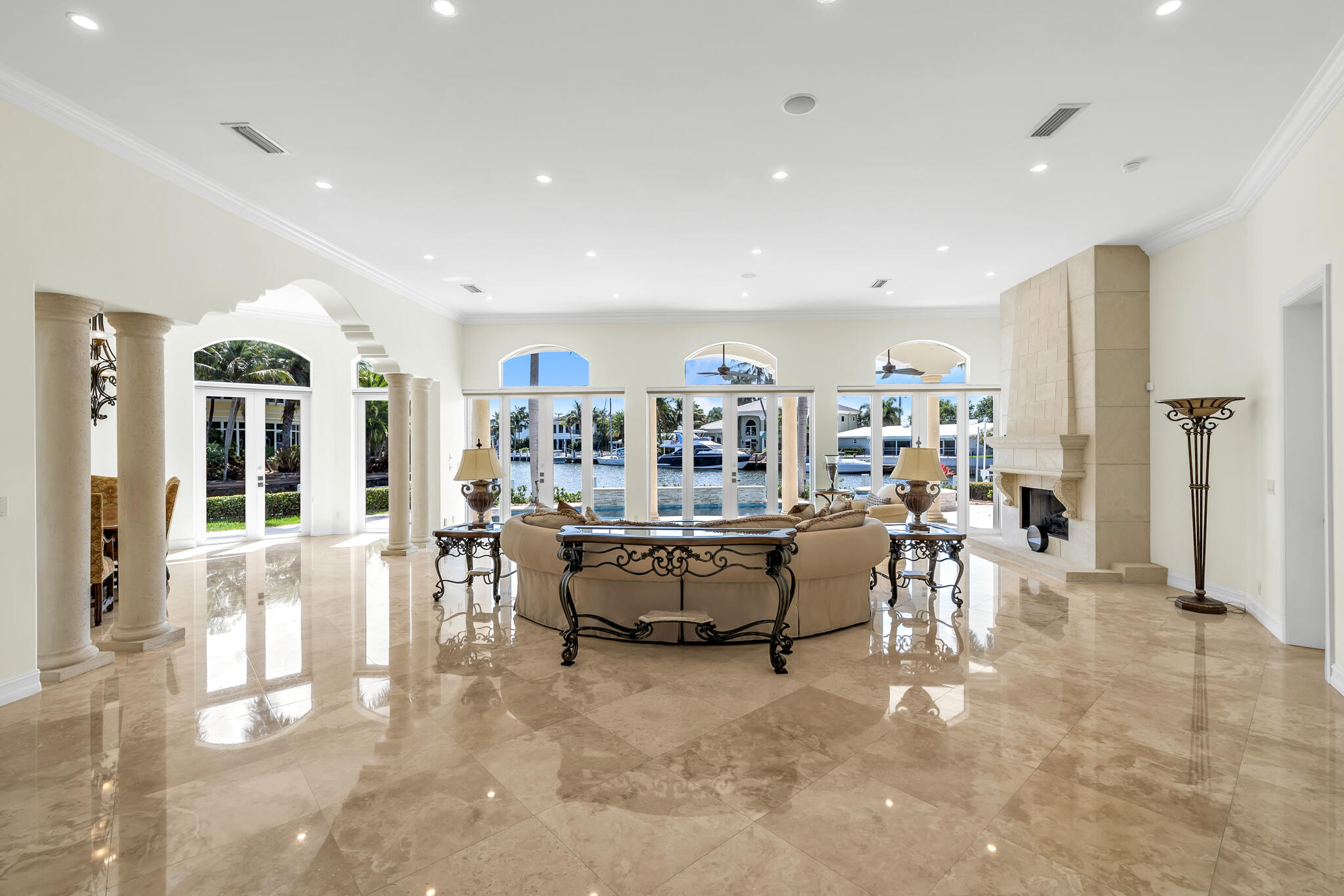 VENETIAN ISLES 1ST SEC - Residential