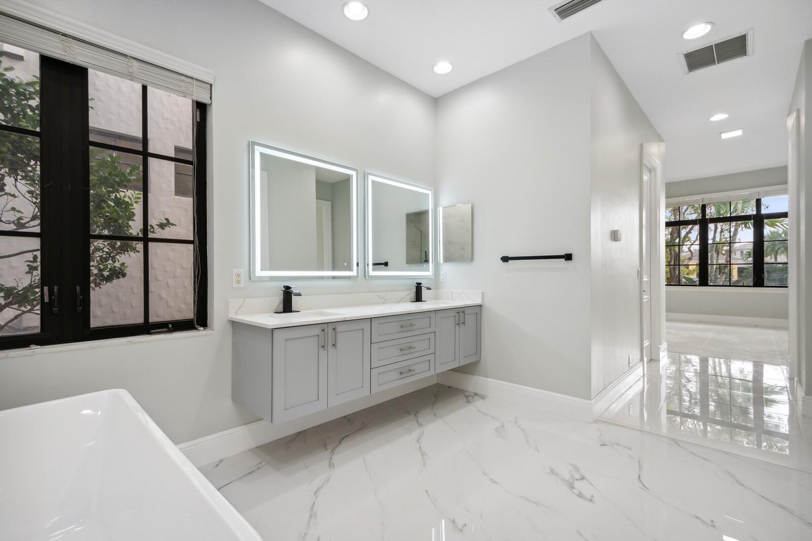 PARKLAND GOLF AND COUNTRY CLUB - Residential