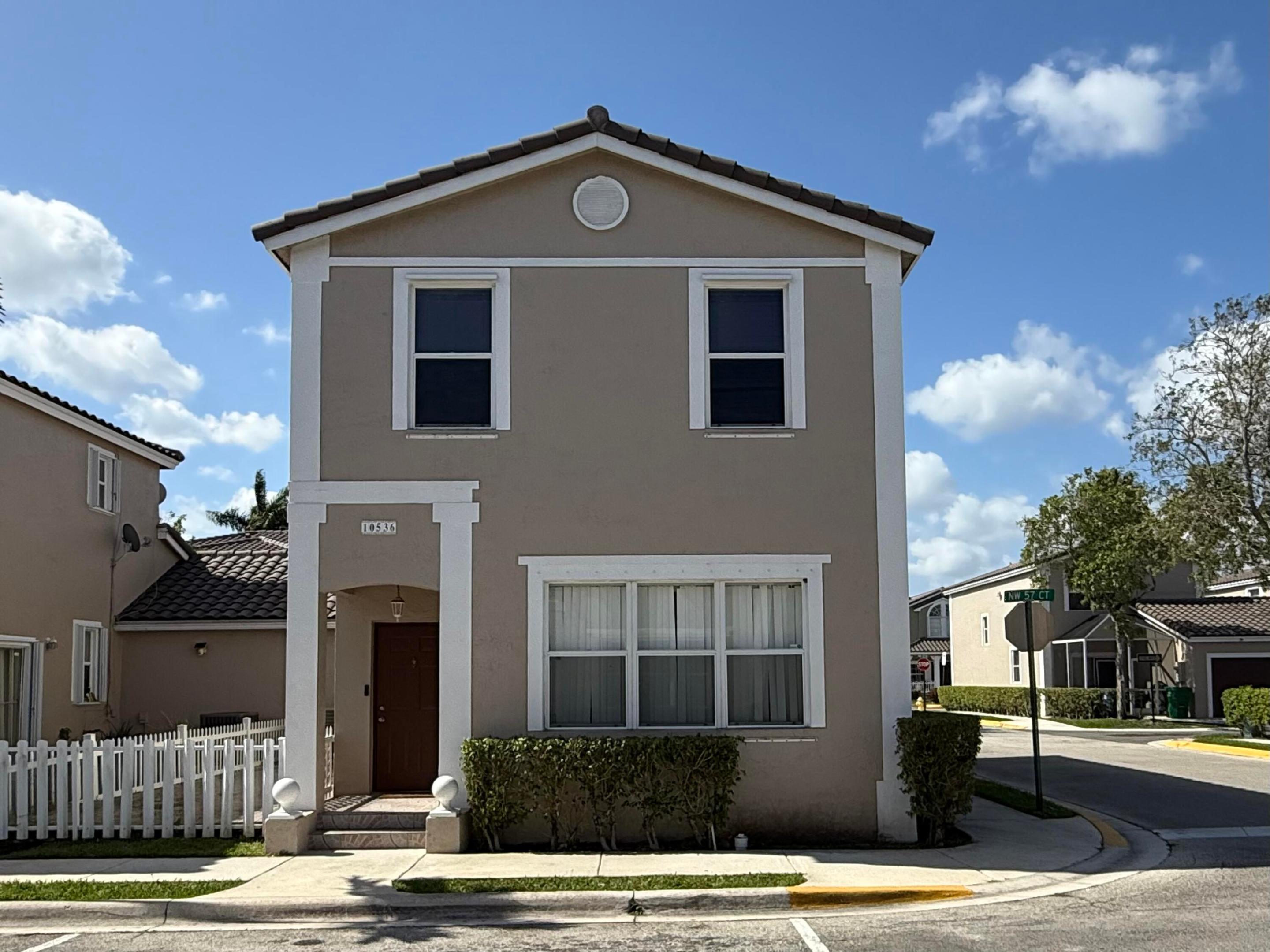 KENSINGTON MANOR - Residential