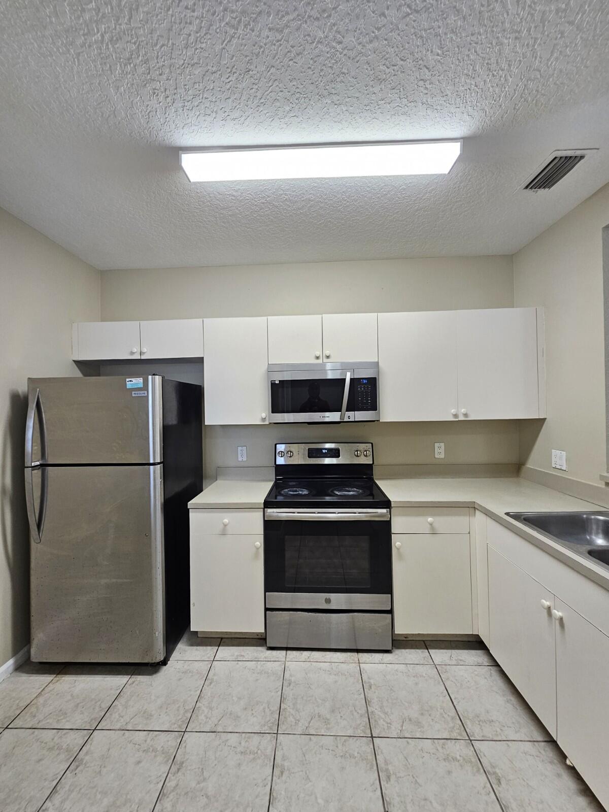 BELVEDERE ISLES CONDO NO 1 - Residential Lease