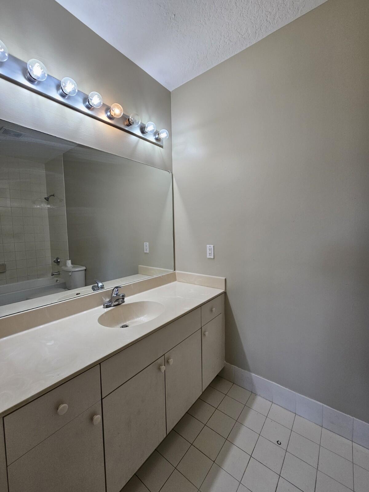 BELVEDERE ISLES CONDO NO 1 - Residential Lease