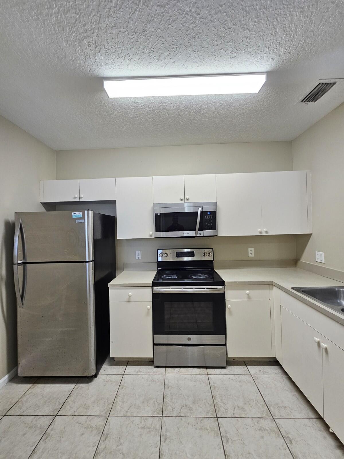 BELVEDERE ISLES CONDO NO 1 - Residential Lease