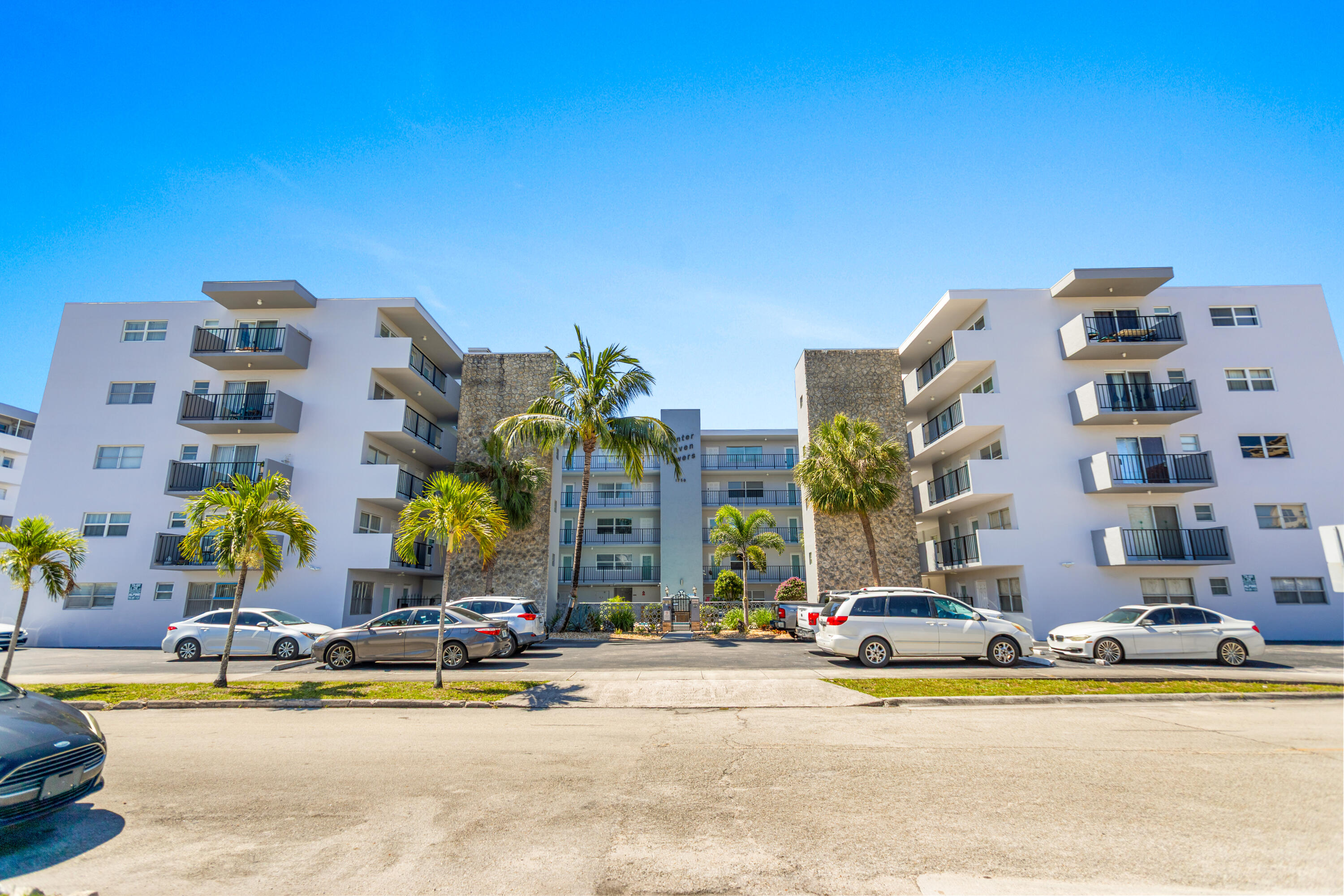 WINTER HAVEN TOWERS CONDO - Residential