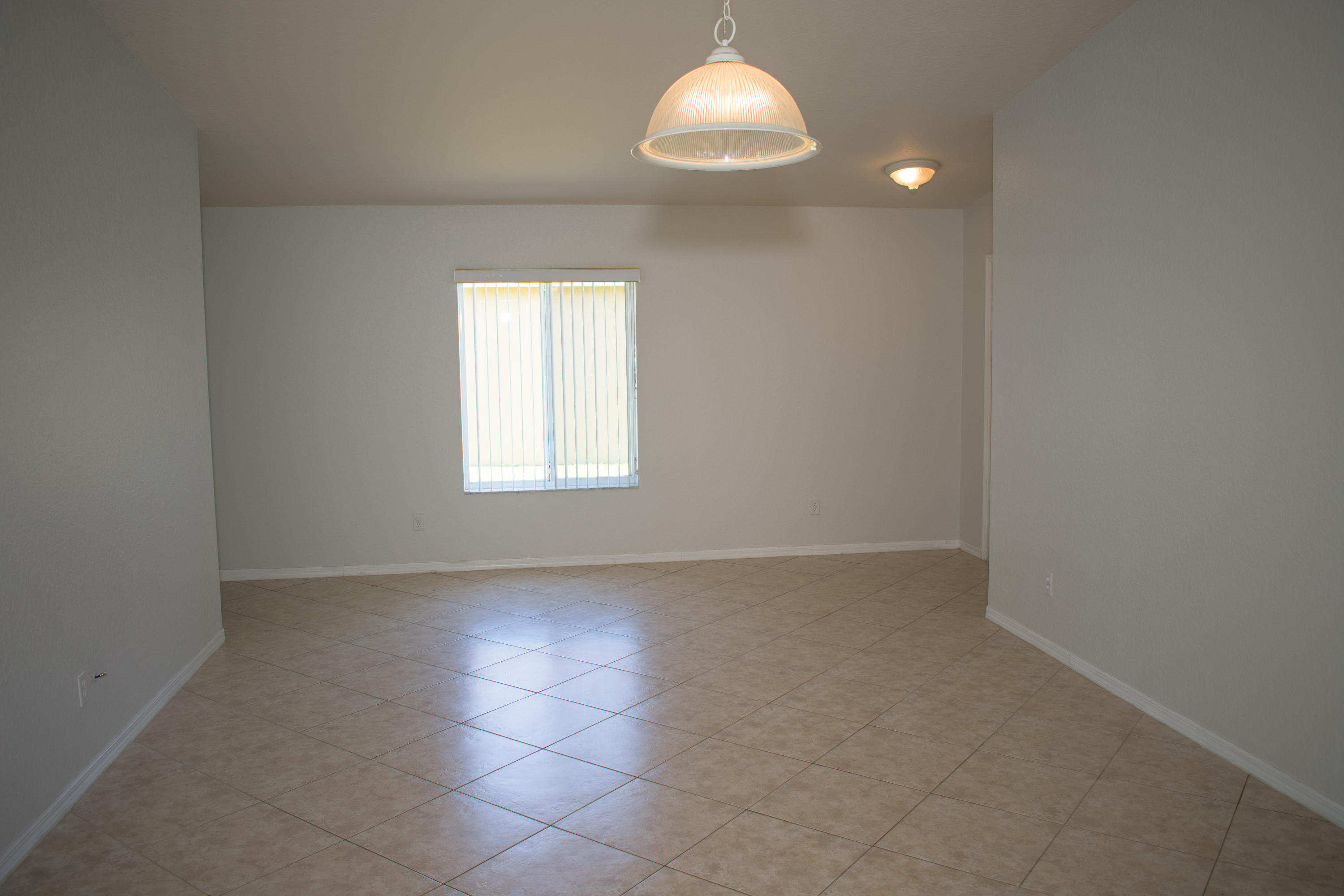 FIRST REPLAT OF PORTOFINO ISLES - Residential