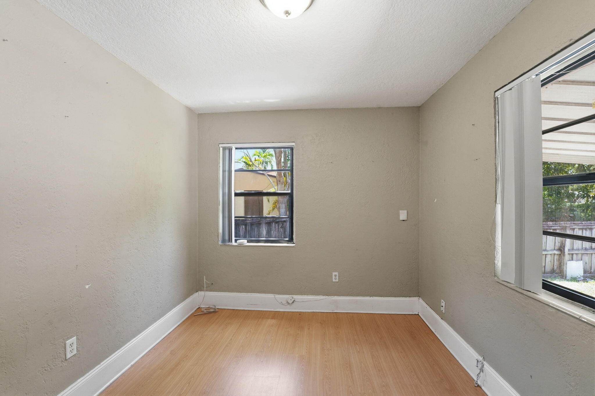 PRIORS 2ND ADDN TO BISCAYNE PARK - Residential