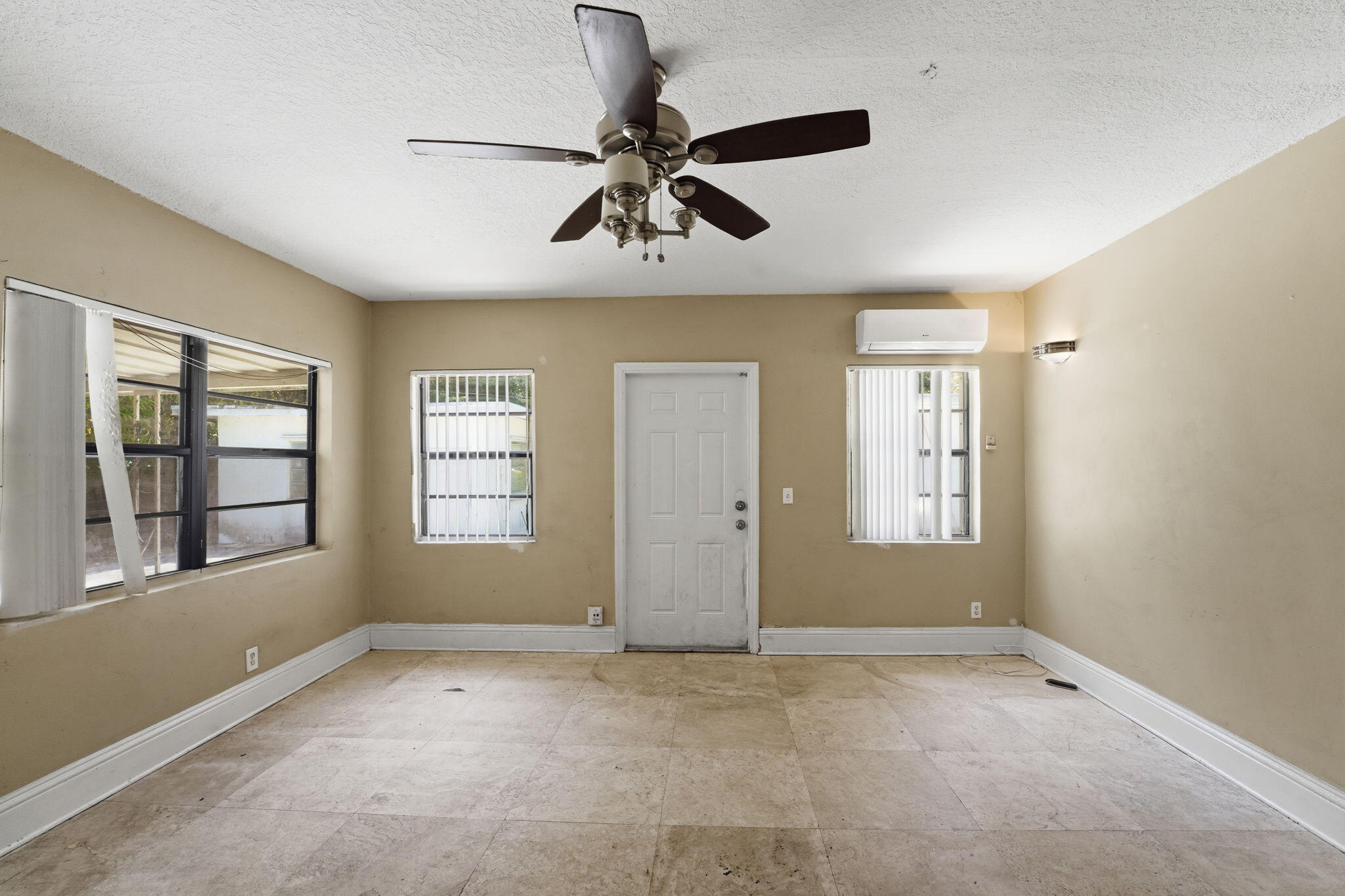PRIORS 2ND ADDN TO BISCAYNE PARK - Residential