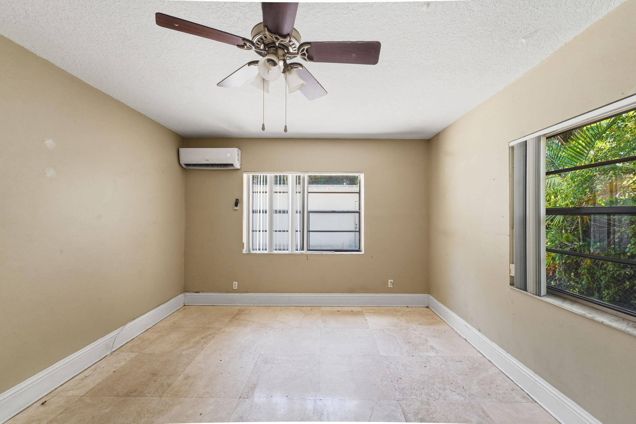 PRIORS 2ND ADDN TO BISCAYNE PARK - Residential