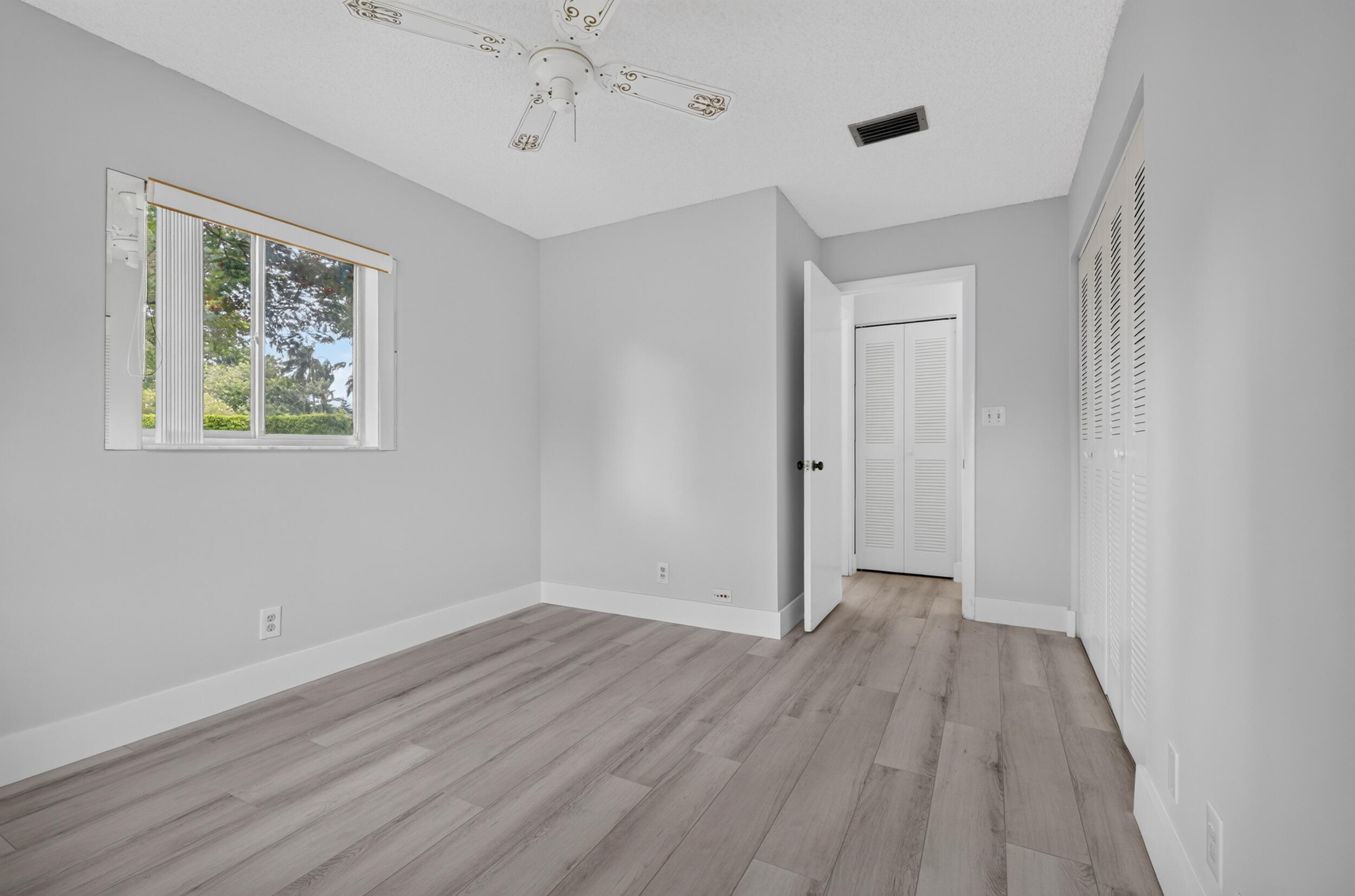 WHISPER WALK - Residential