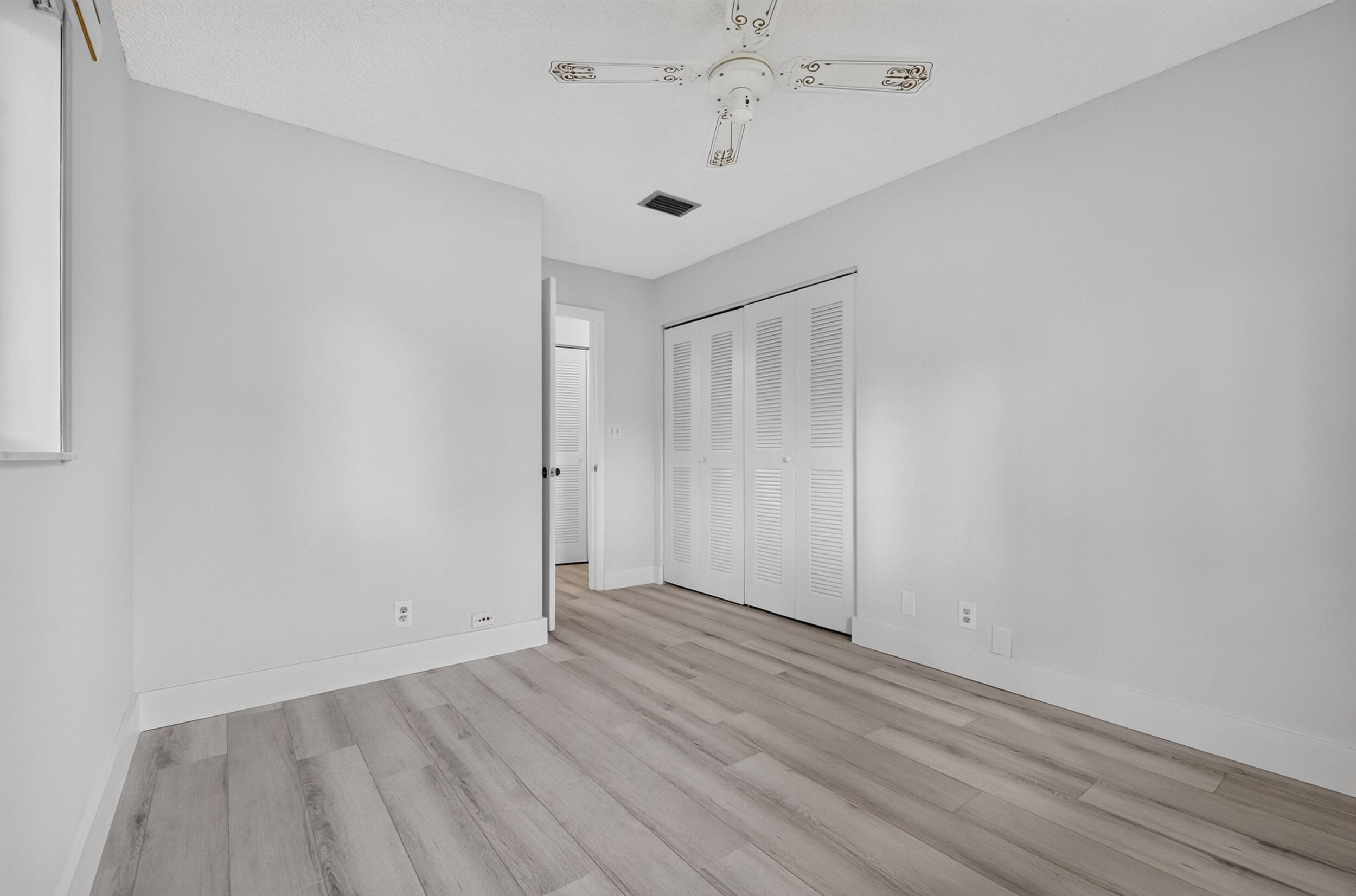 WHISPER WALK - Residential