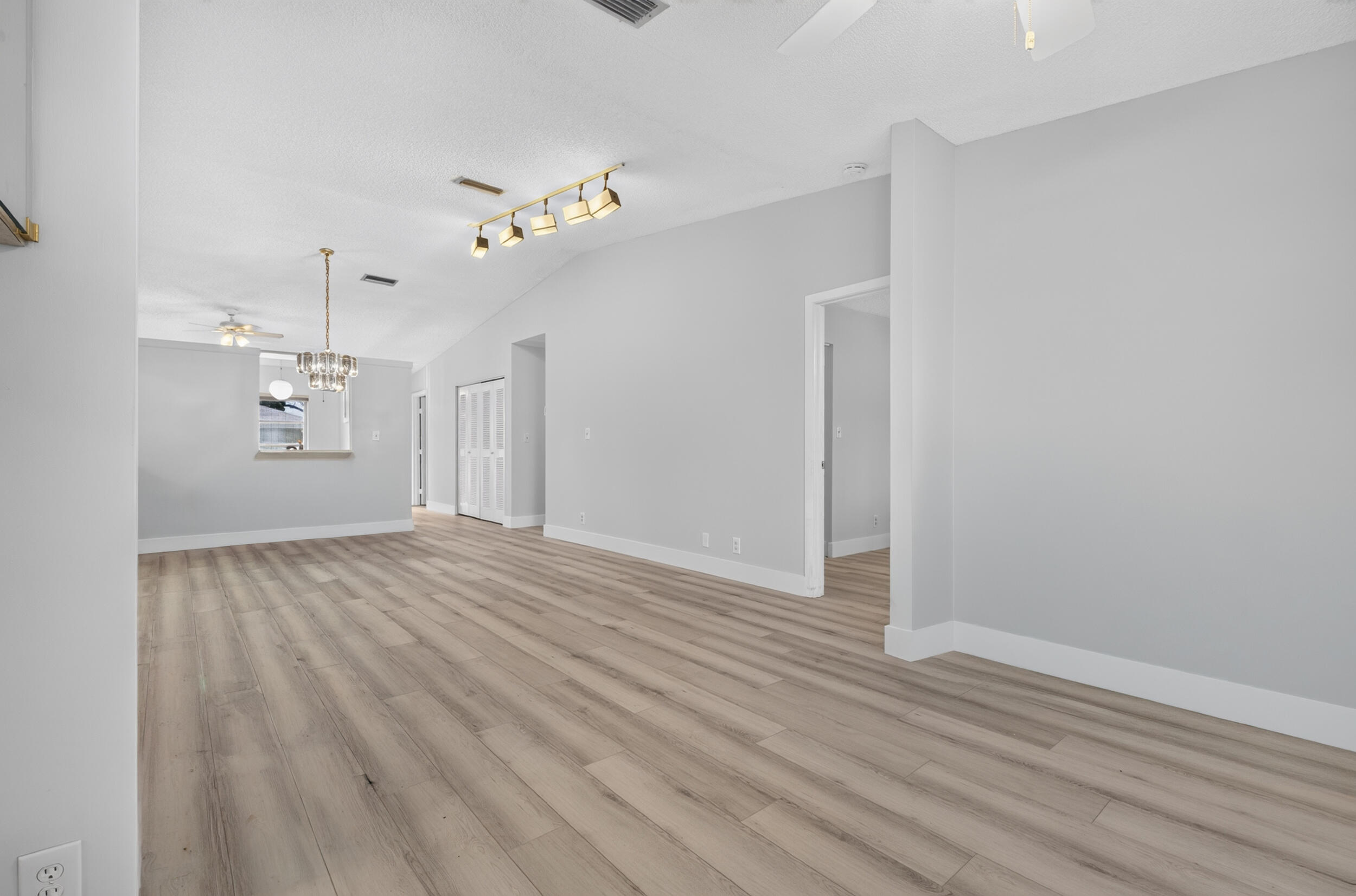 WHISPER WALK - Residential