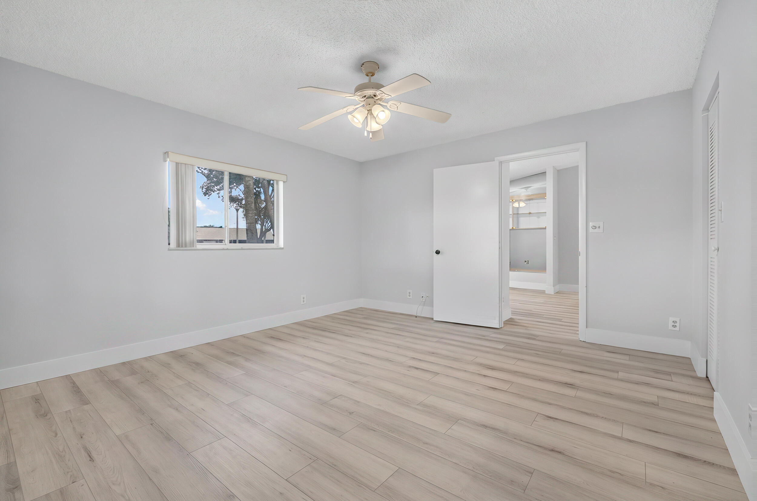 WHISPER WALK - Residential