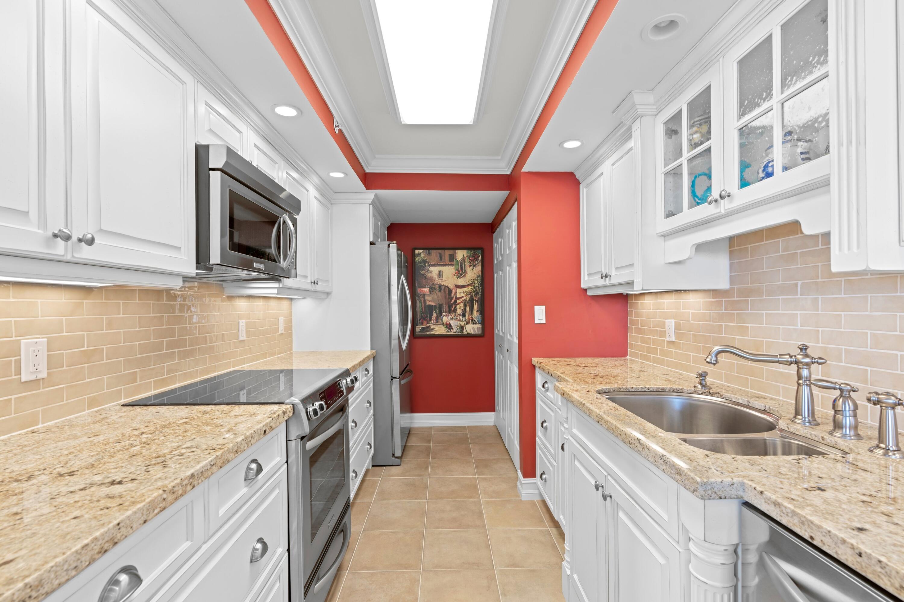 TIARA CONDO - Residential