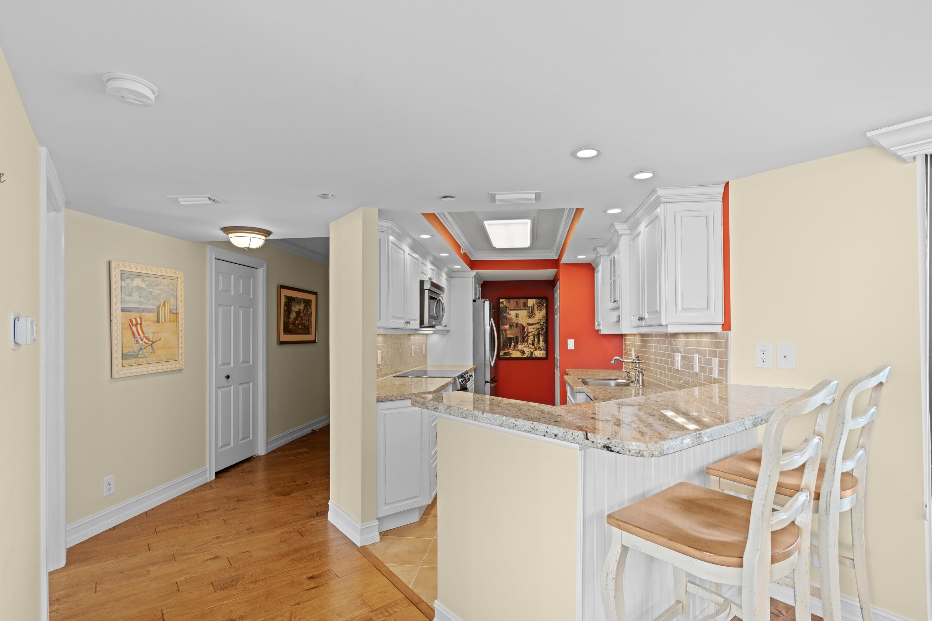 TIARA CONDO - Residential