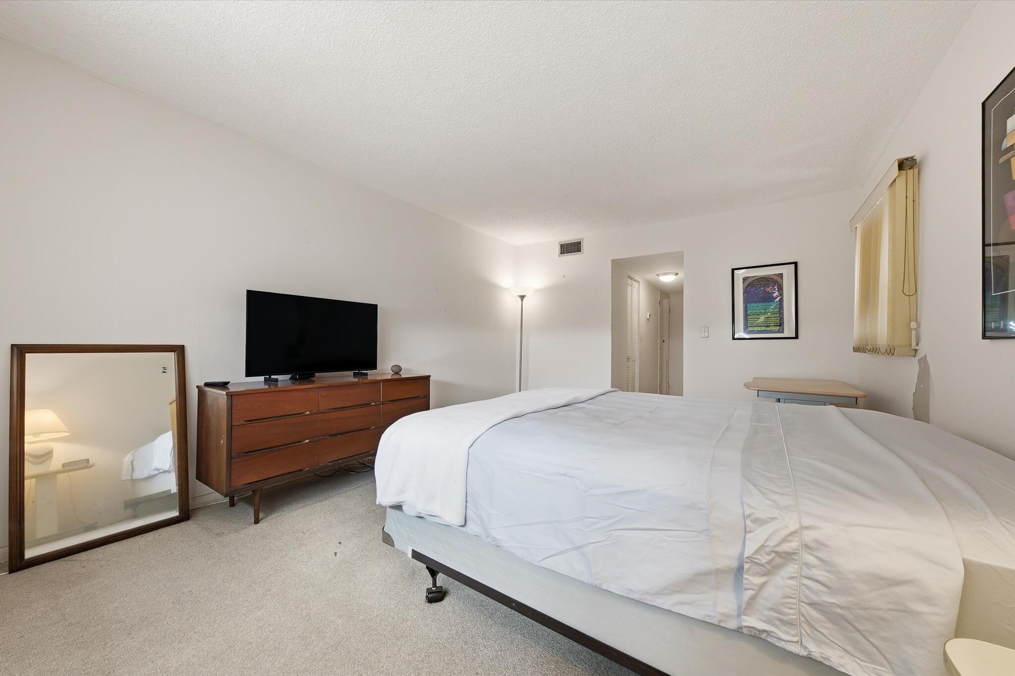 SOMERSET AT LAUDERDALE LAKES - Residential