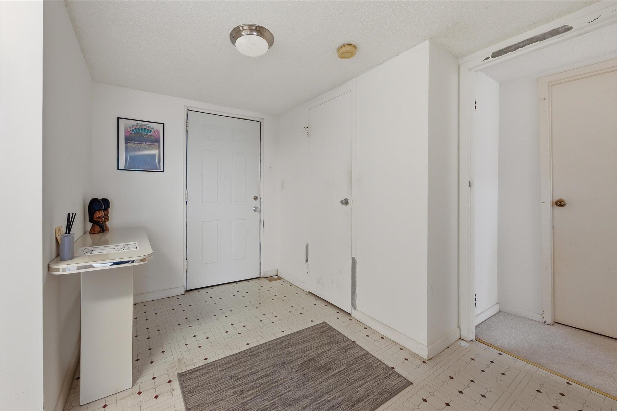 SOMERSET AT LAUDERDALE LAKES - Residential