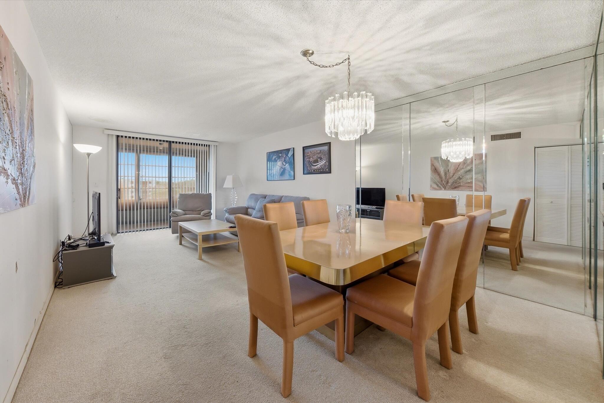 SOMERSET AT LAUDERDALE LAKES - Residential