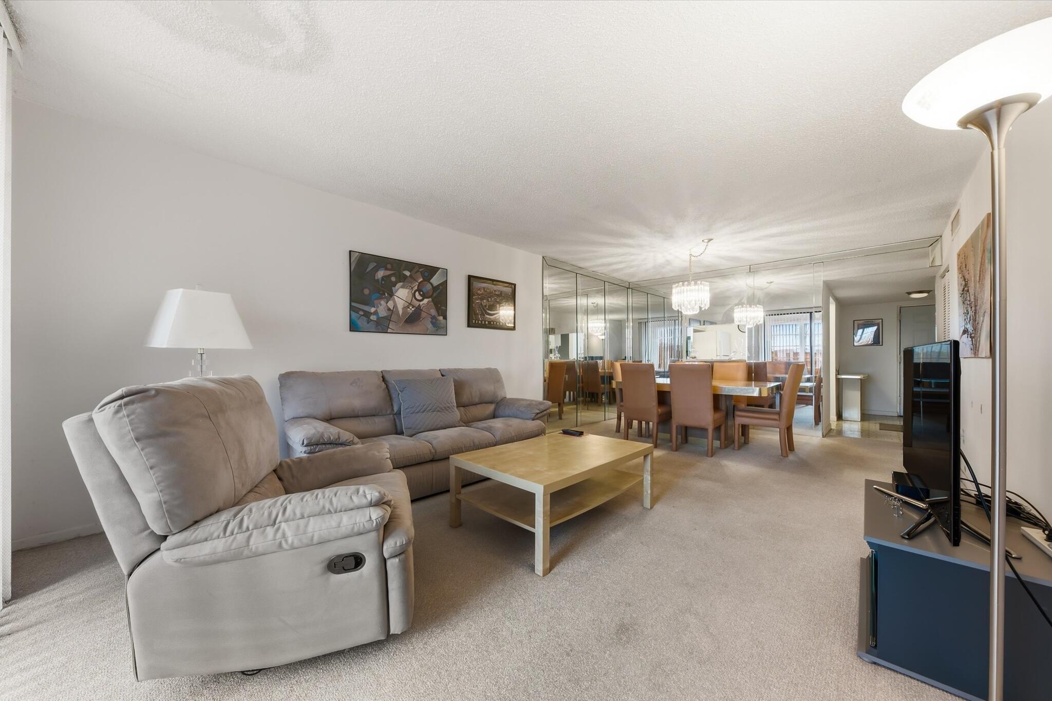 SOMERSET AT LAUDERDALE LAKES - Residential