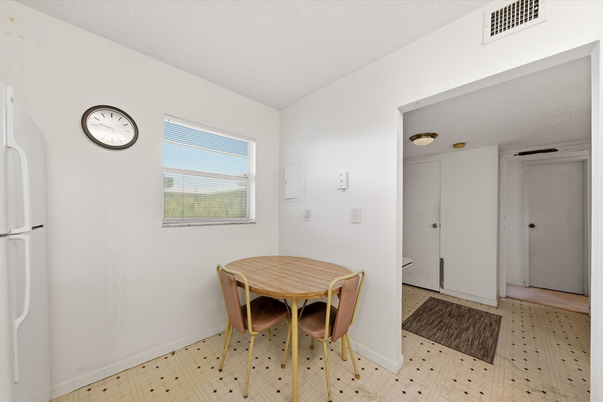 SOMERSET AT LAUDERDALE LAKES - Residential