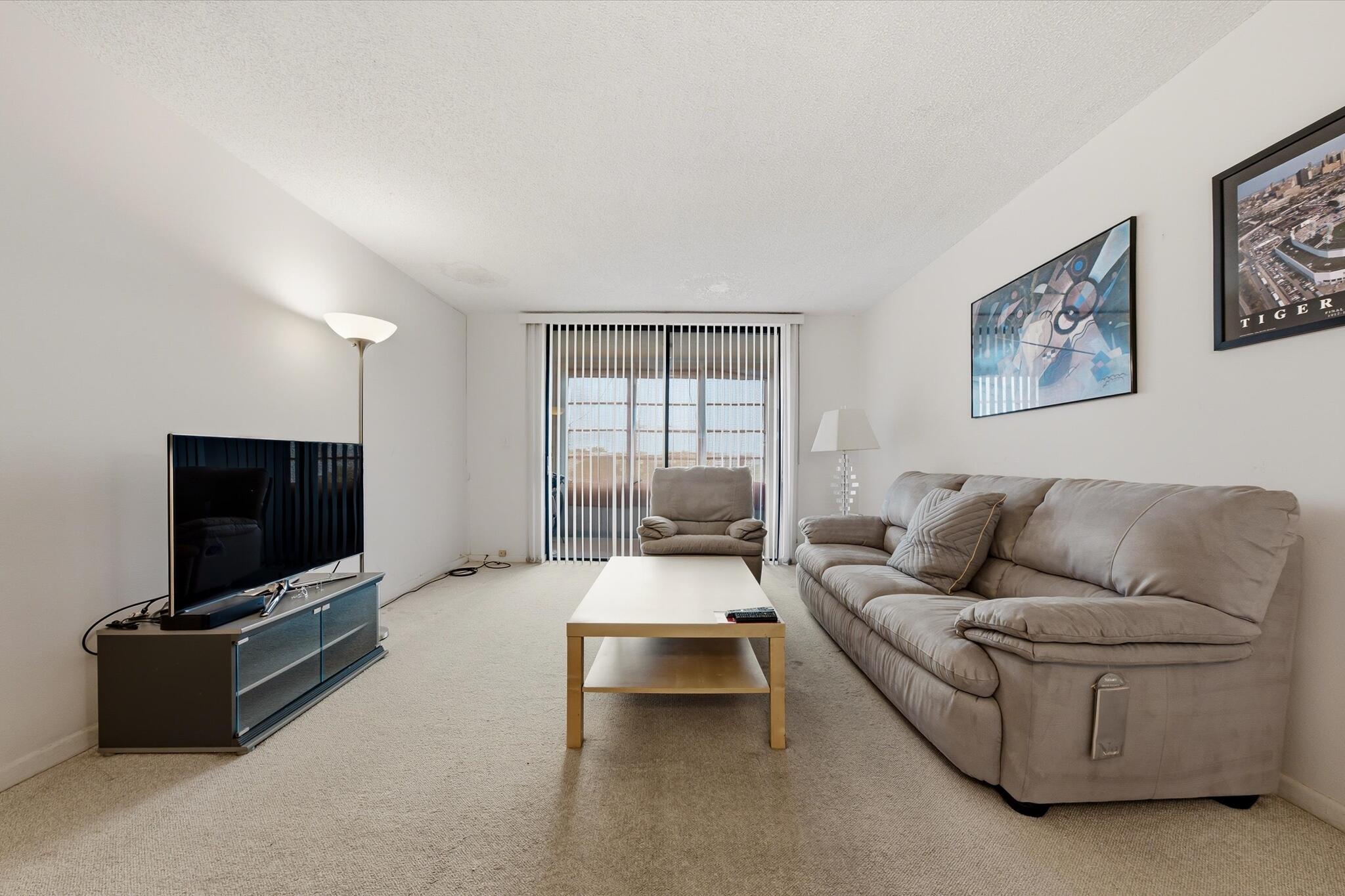 SOMERSET AT LAUDERDALE LAKES - Residential