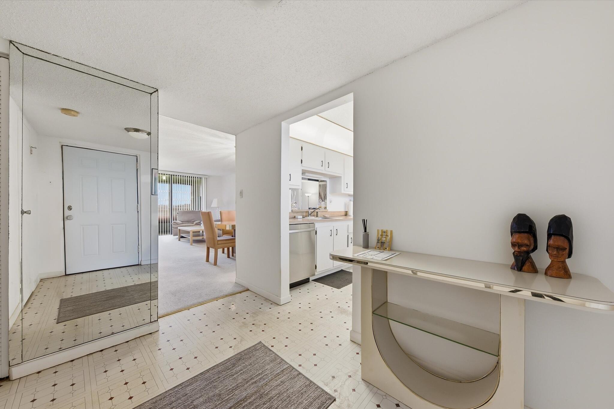 SOMERSET AT LAUDERDALE LAKES - Residential