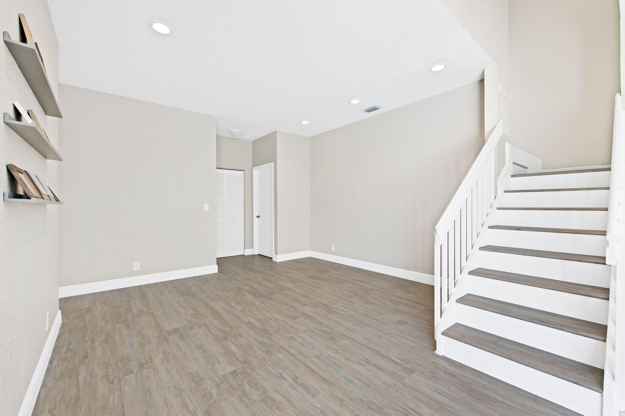 HARBOUR SPRINGS AT MISSION BAY - Residential