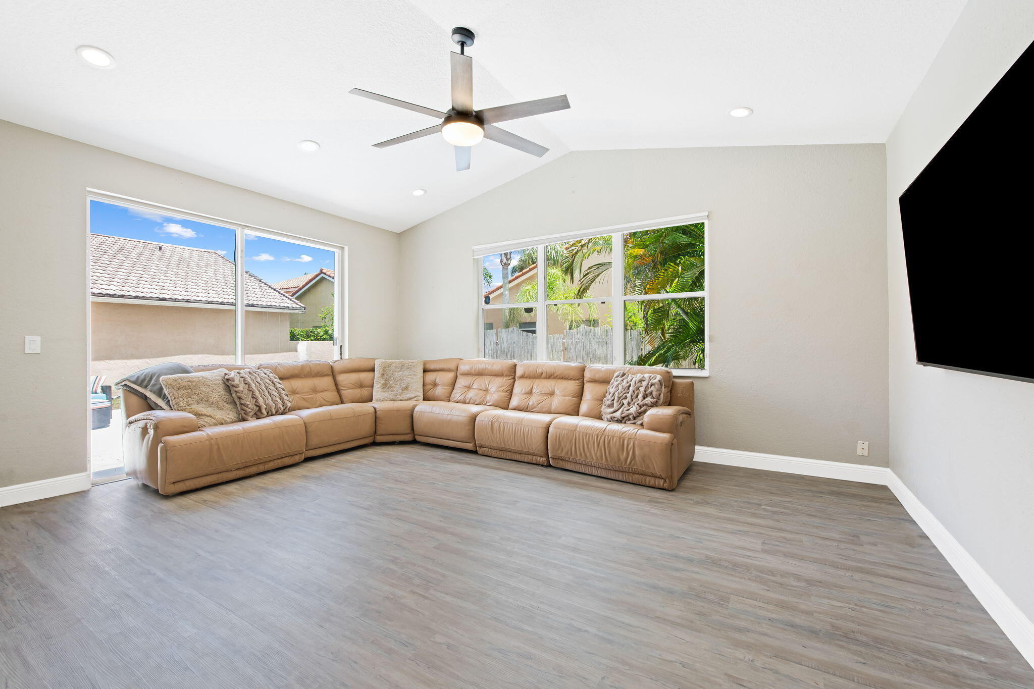 HARBOUR SPRINGS AT MISSION BAY - Residential